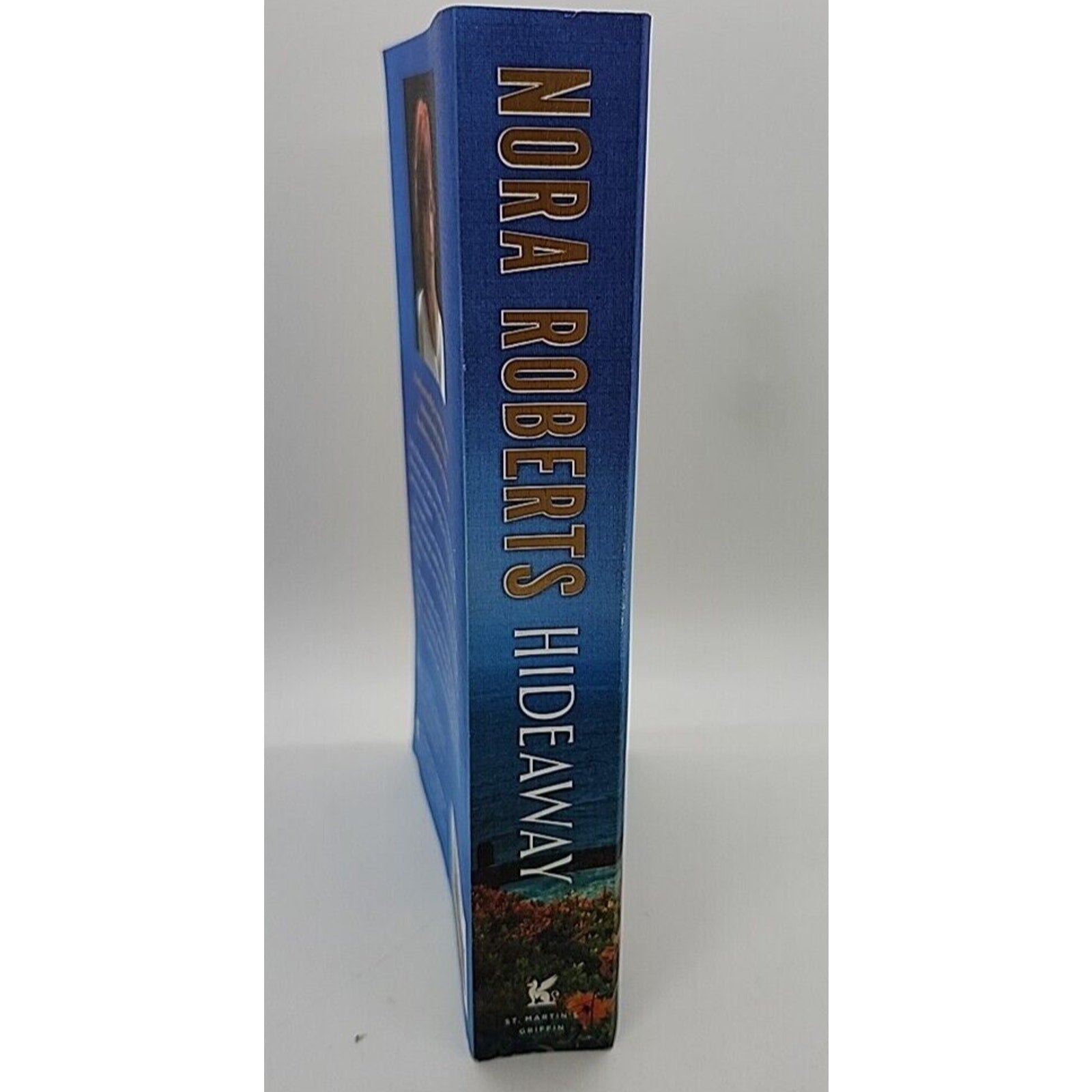 Hideaway : A Novel by Nora Roberts (2021, Trade Paperback)