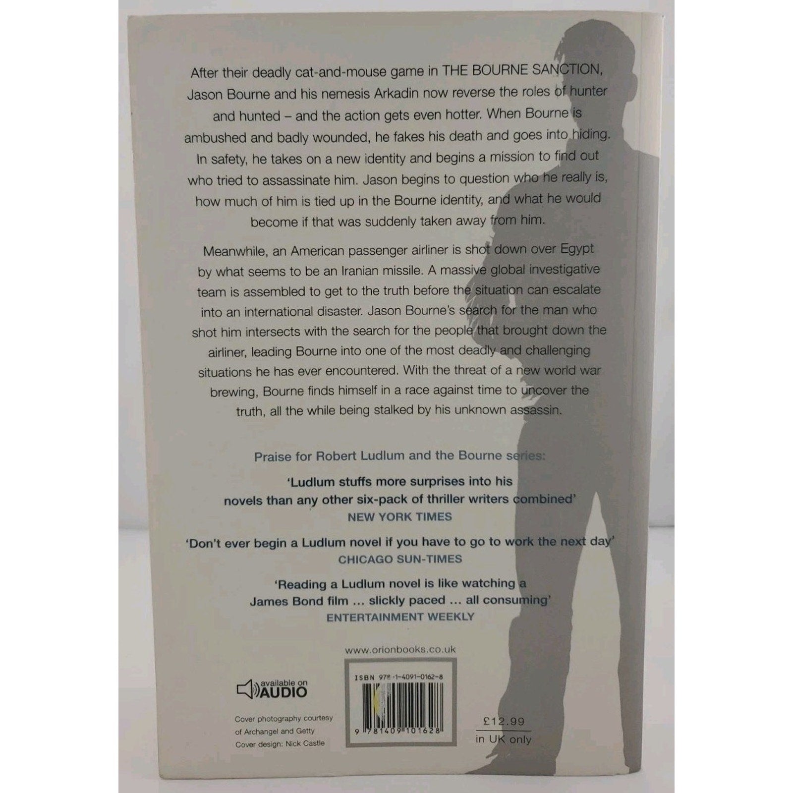 Robert Ludlum's The Bourne Deception (Paperback)