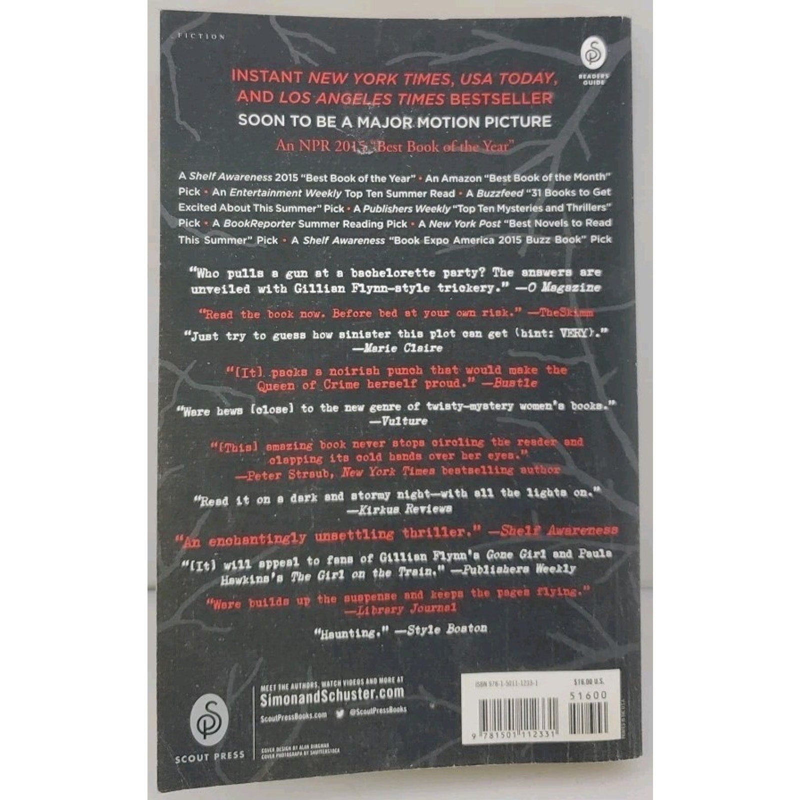 In a Dark, Dark Wood by Ruth Ware (2016, Trade Paperback)