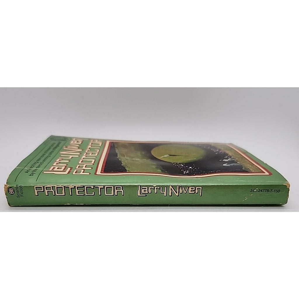 Protector by Larry Niven (Paperback)
