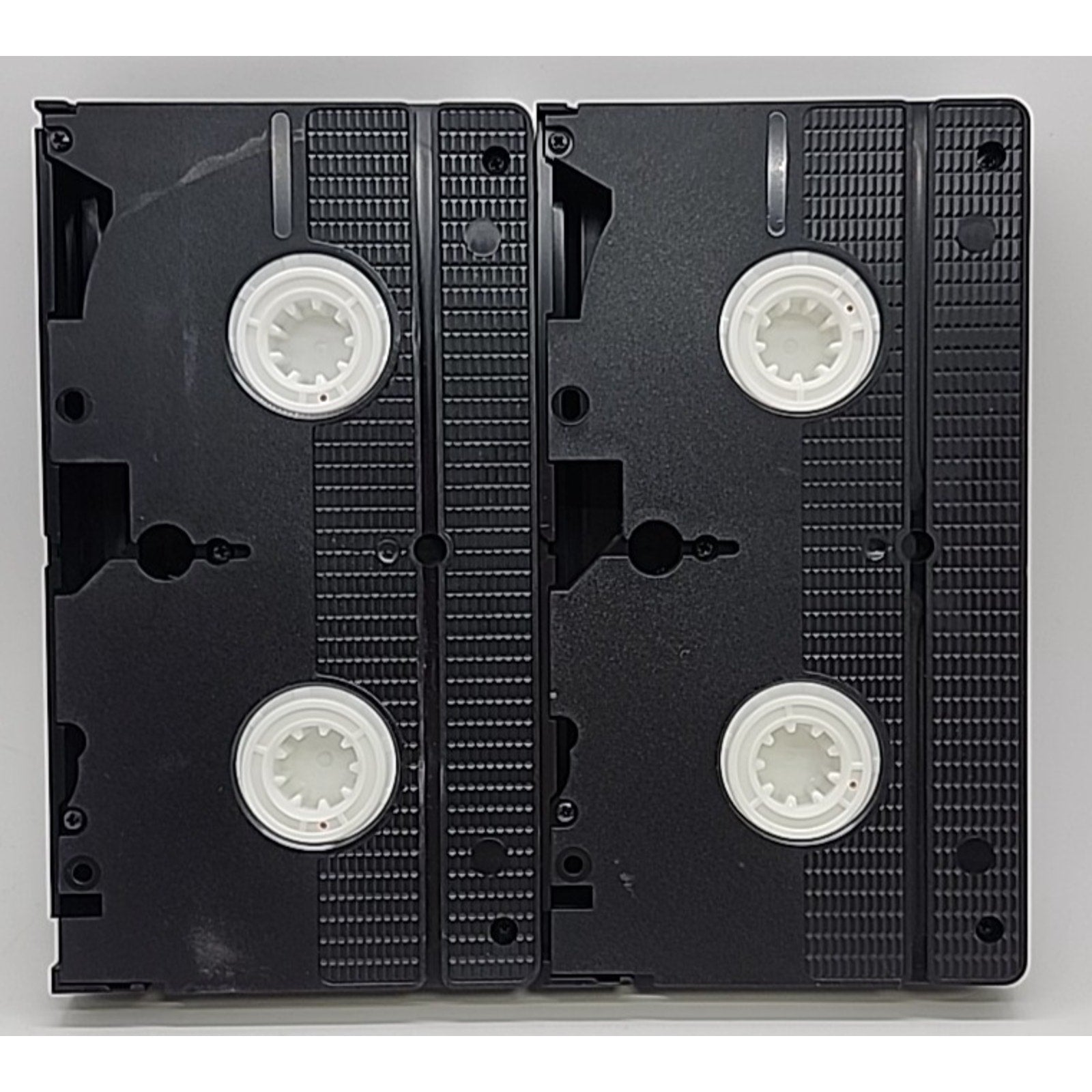 Giant (VHS)