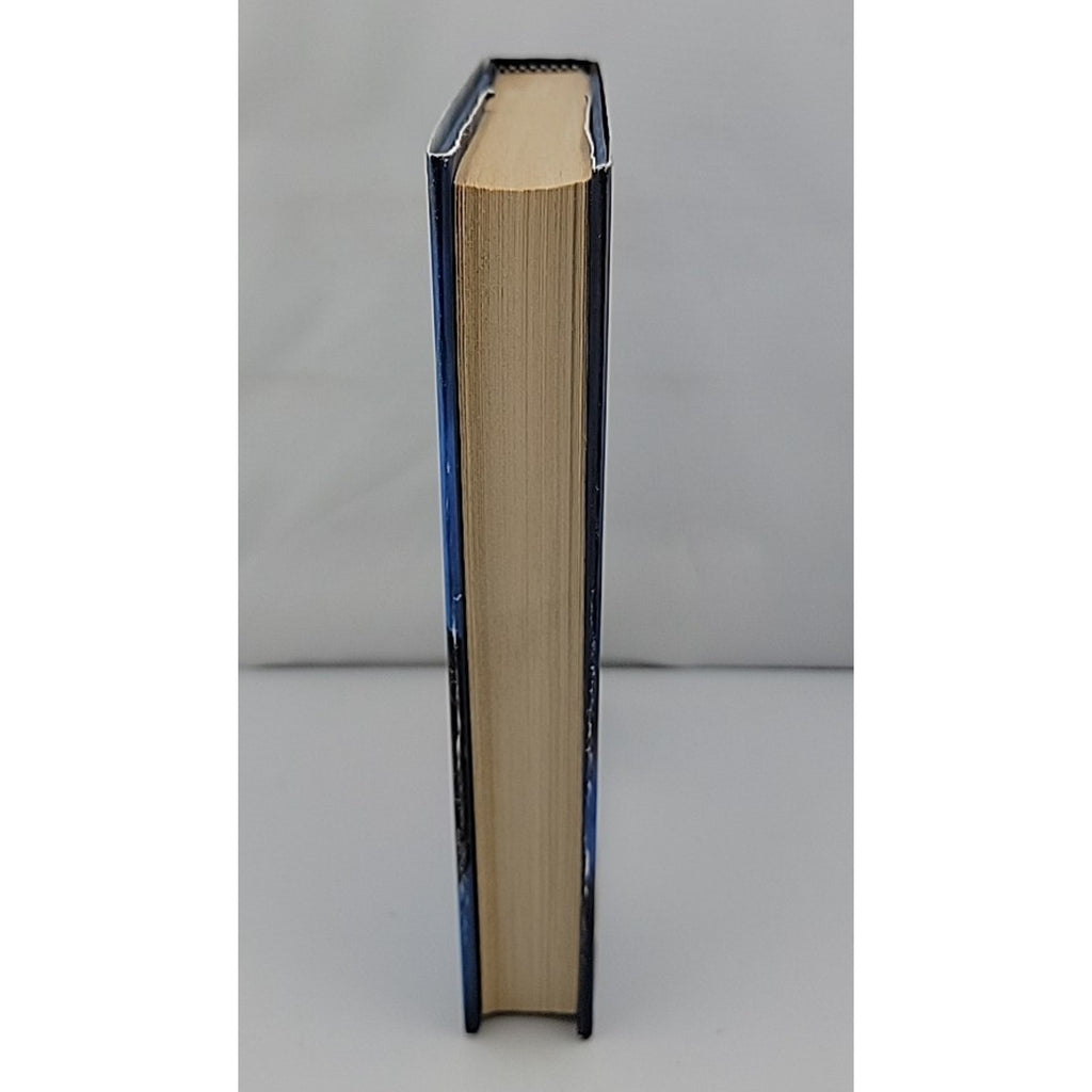 Dead in the Family by Charlaine Harris (2010, Hardcover)