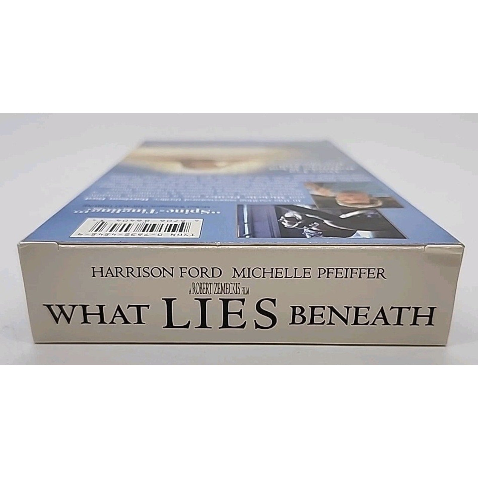 What Lies Beneath (VHS, 2001)