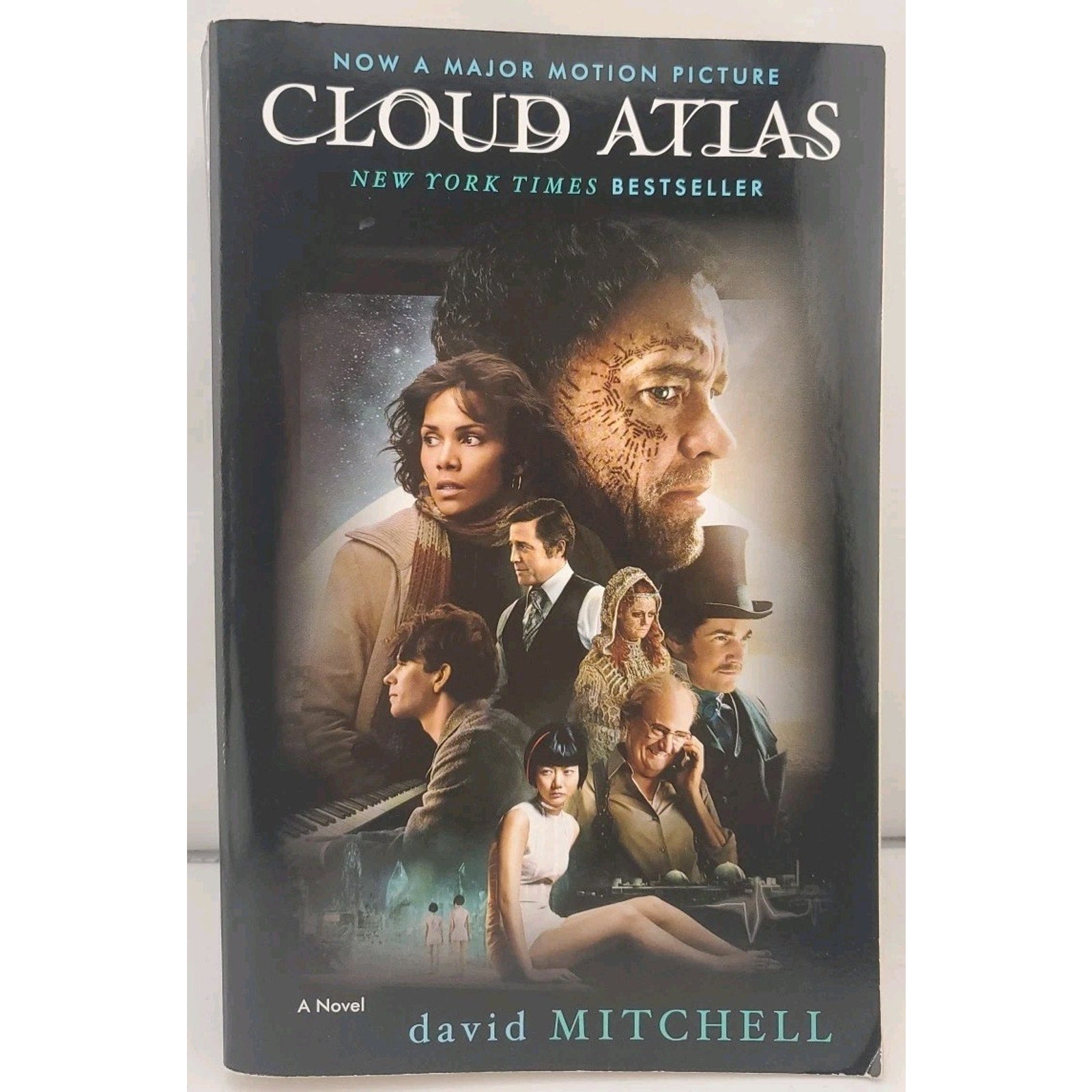 Cloud Atlas; Movie Tie-in Edition: A N Paperback, David Mitchell