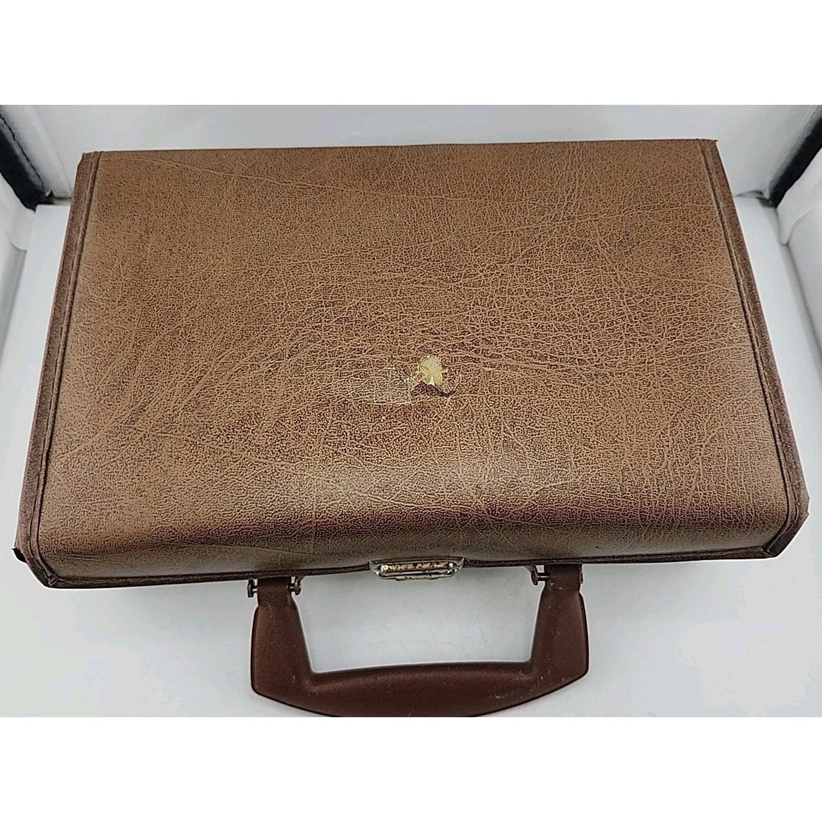 Brown Cassette Carrying Case Holds 12 Tapes With Working Closure