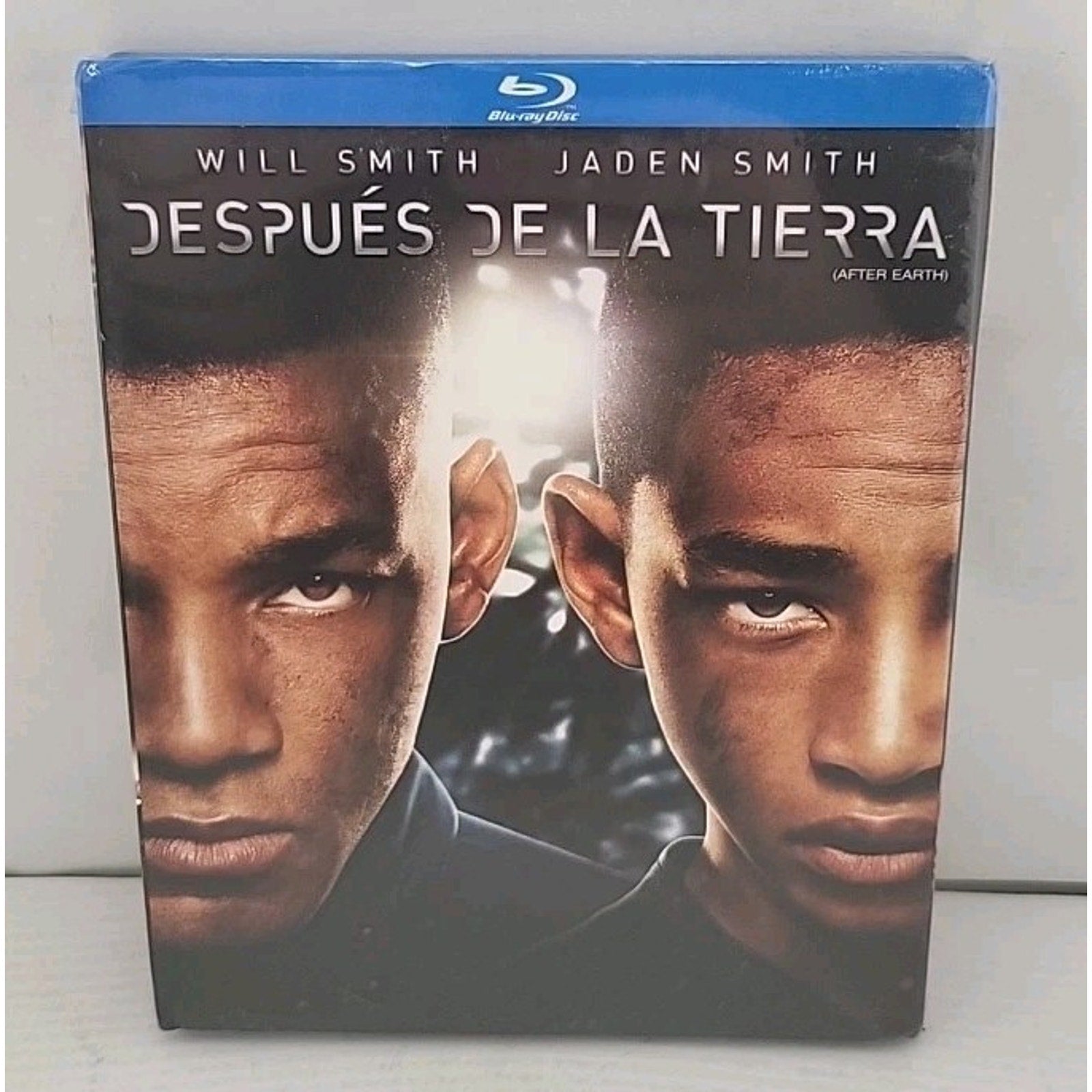 Despues De La Tierra (After Earth) (Blu-ray, 2013) *Brand New*