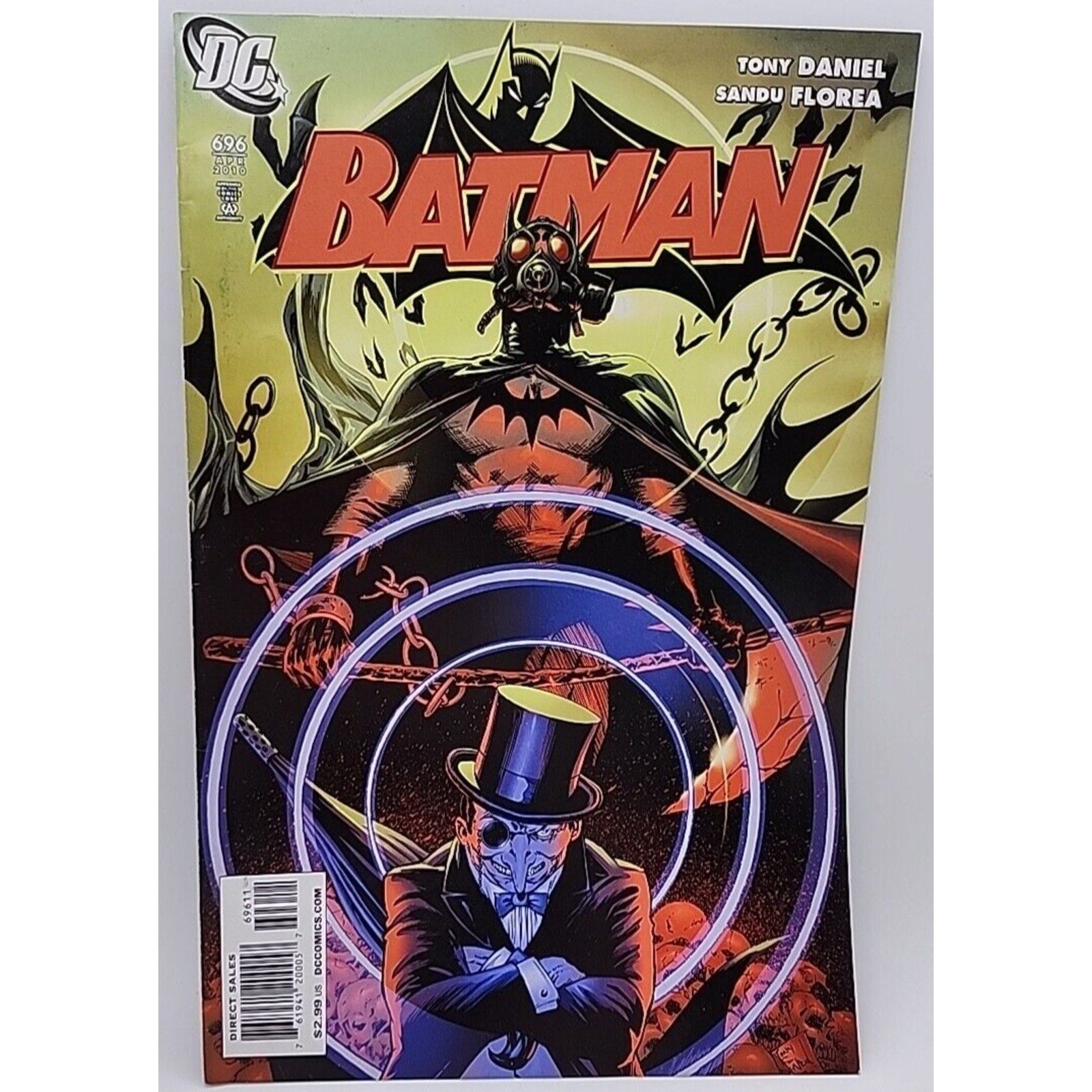 Batman — #696 — Tony Daniel, Sandu Florea [DC Comics April 2010]