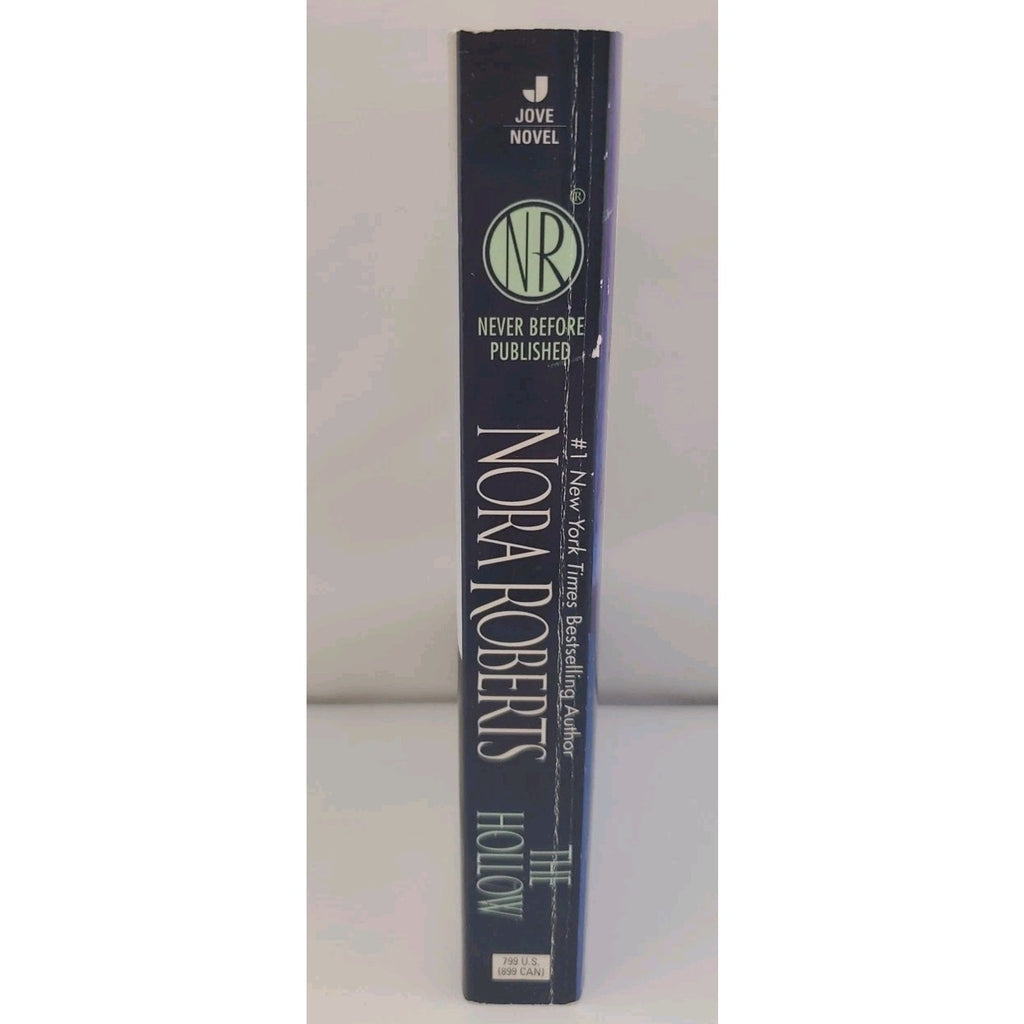 The Hollow - Nora Roberts (Paperback)
