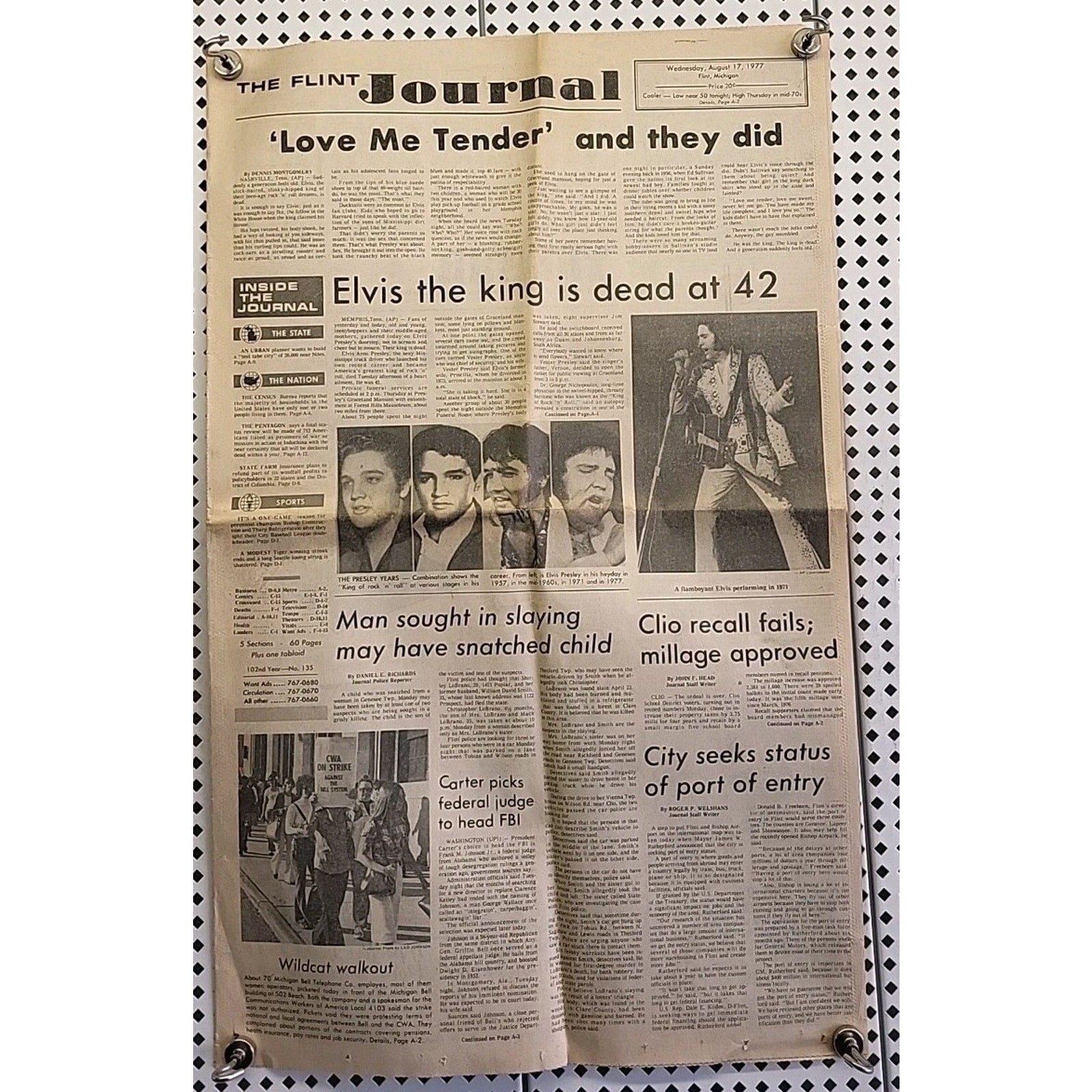 The Flint Journal - August 17 1977 'Love Me Tender' And They Did - Elvis Presley