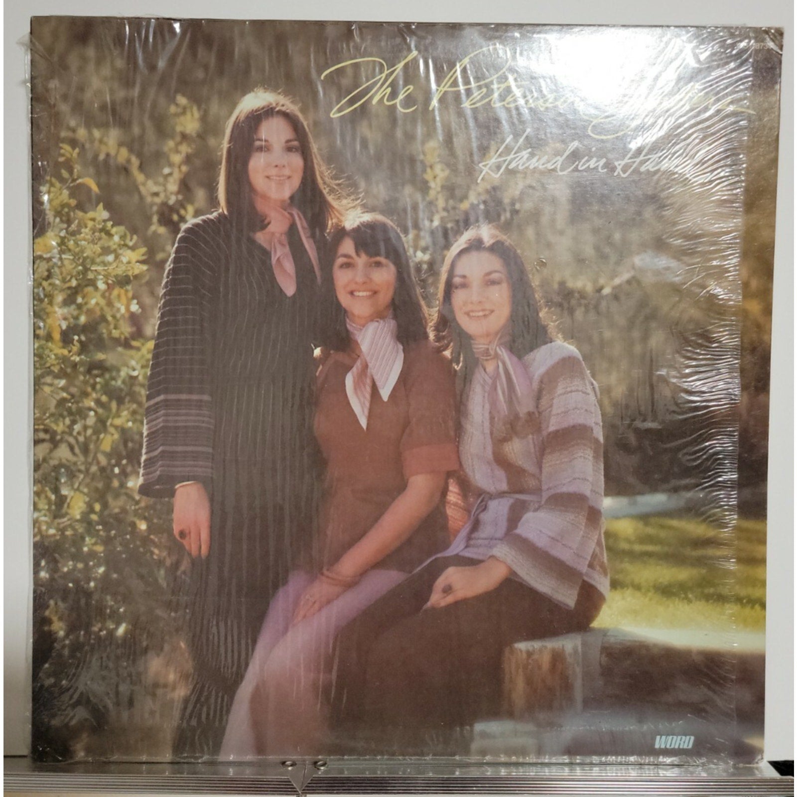 The Peterson Sisters – Hand In Hand (Vinyl)