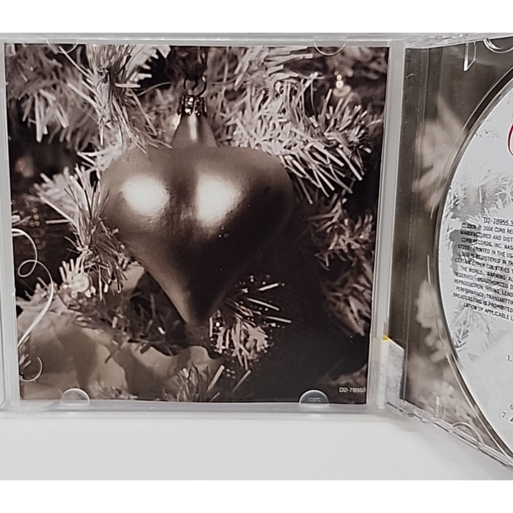 A Classic Christmas by Judd, Wynonna (CD, 2006)