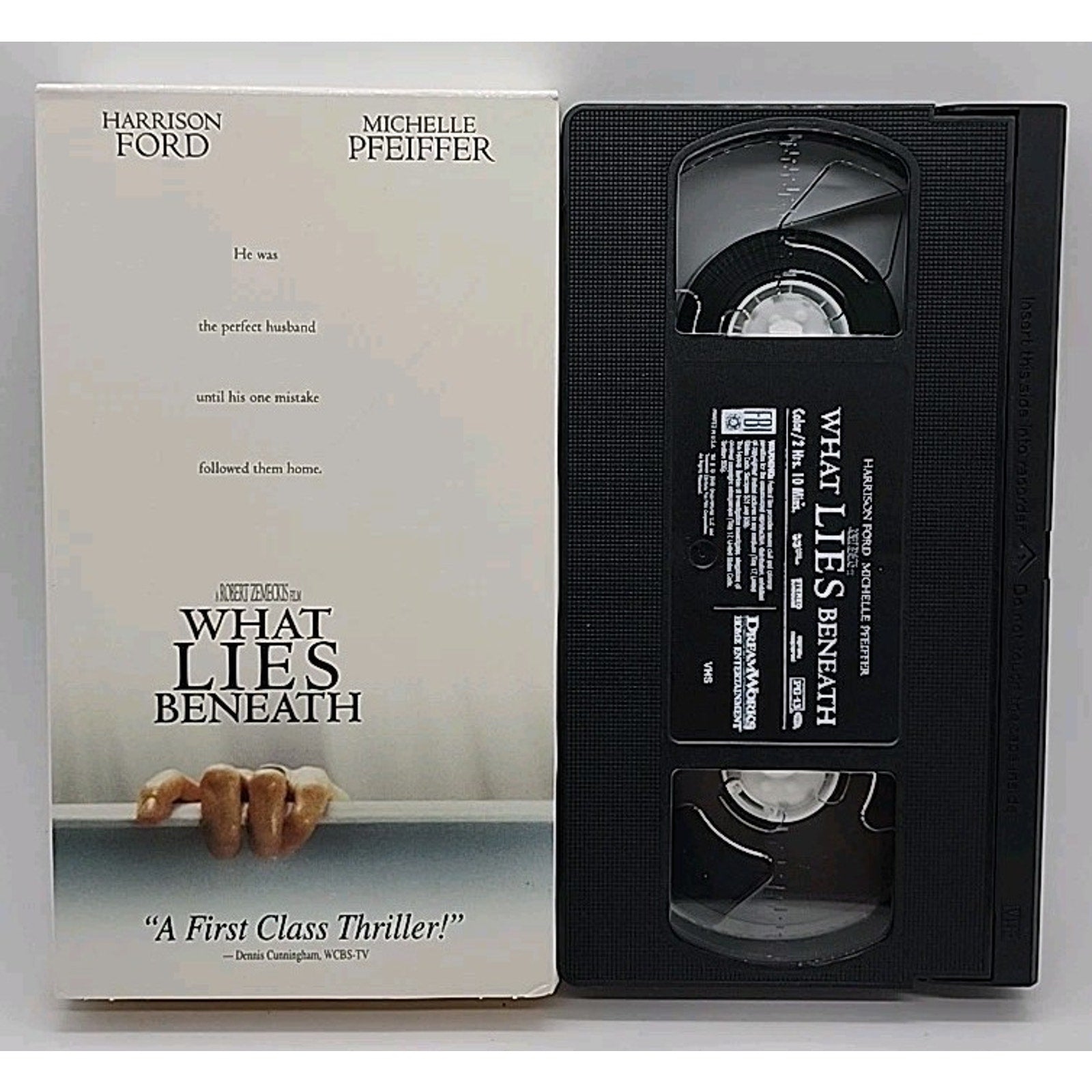 What Lies Beneath (VHS, 2001)
