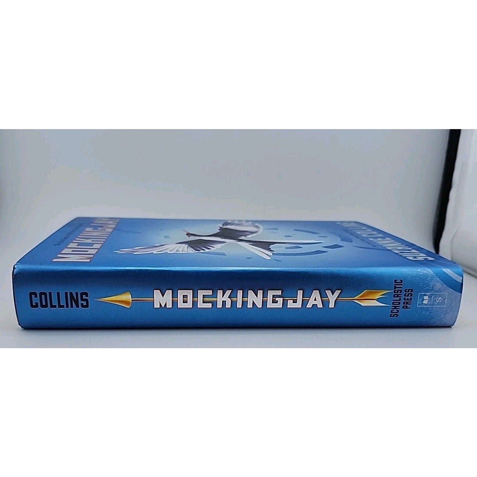 Mockingjay (Hunger Games, Book Three) by Suzanne Collins (2010, Hardcover)