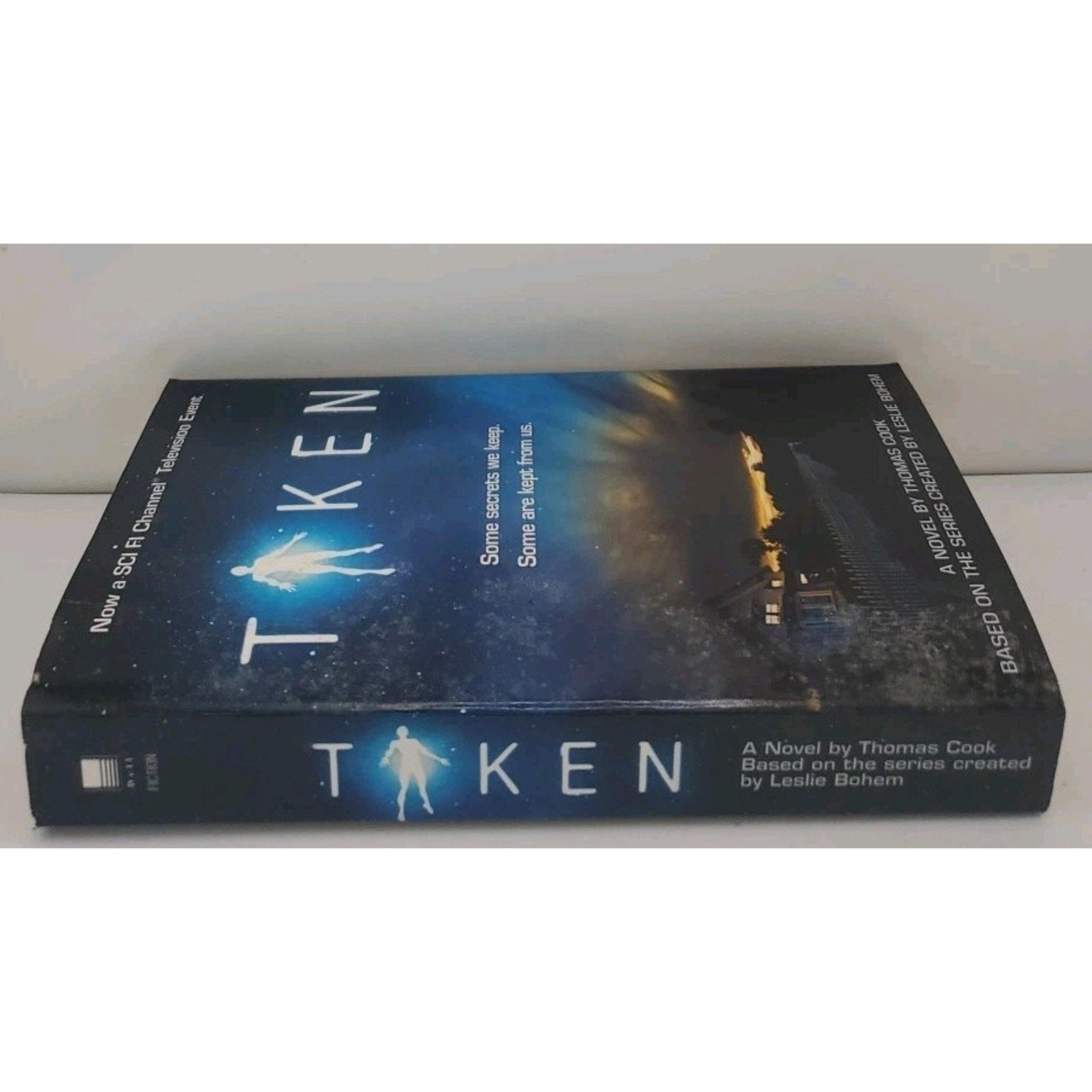 Taken; Paperback Thomas Cook 2002