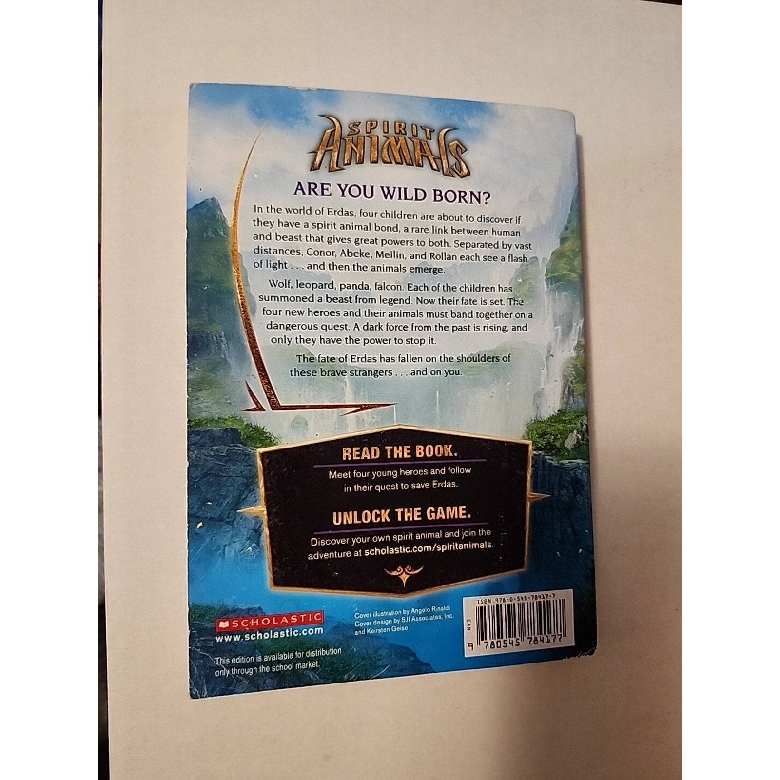 Wild Born : Spirit Animals Book 1