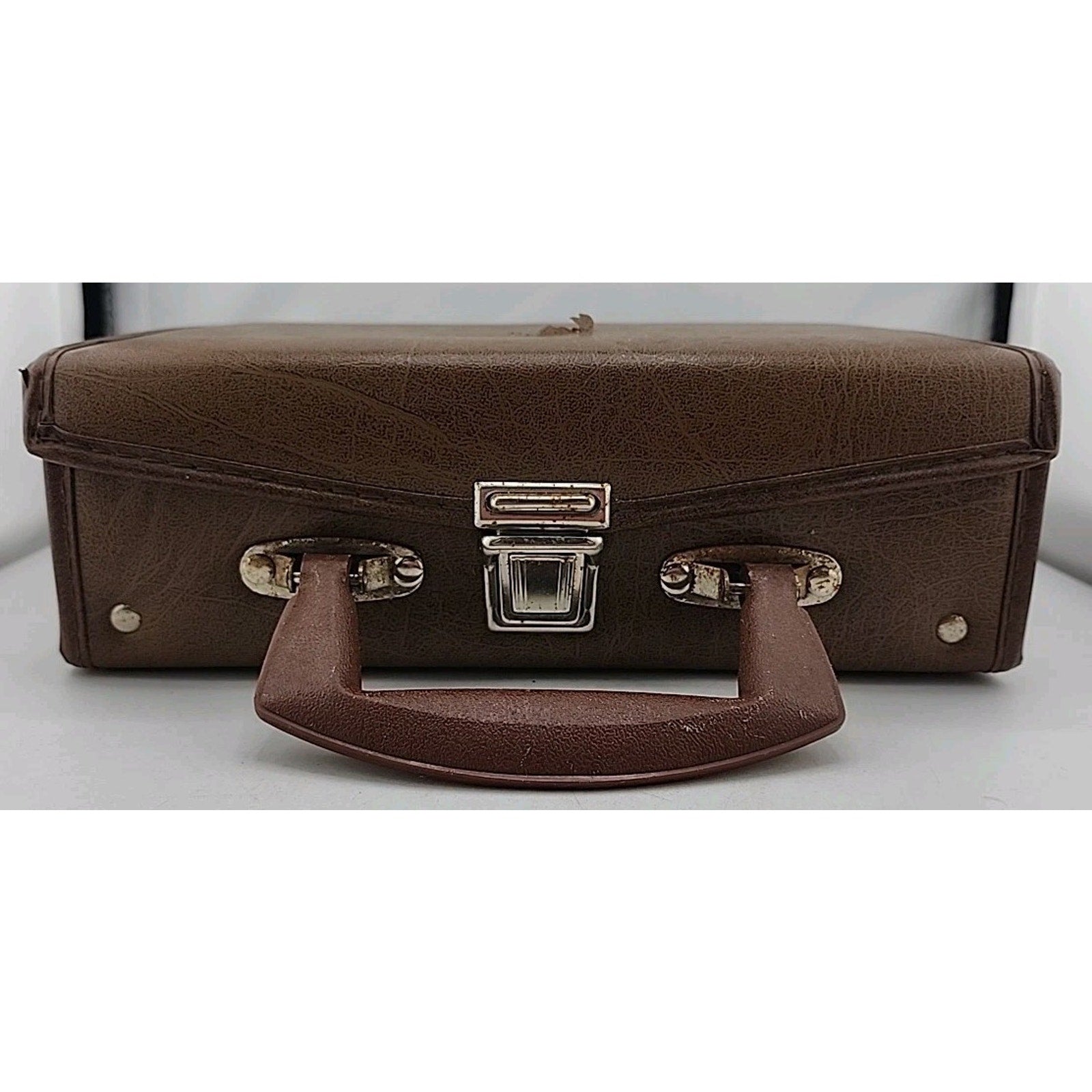 Brown Cassette Carrying Case Holds 12 Tapes With Working Closure
