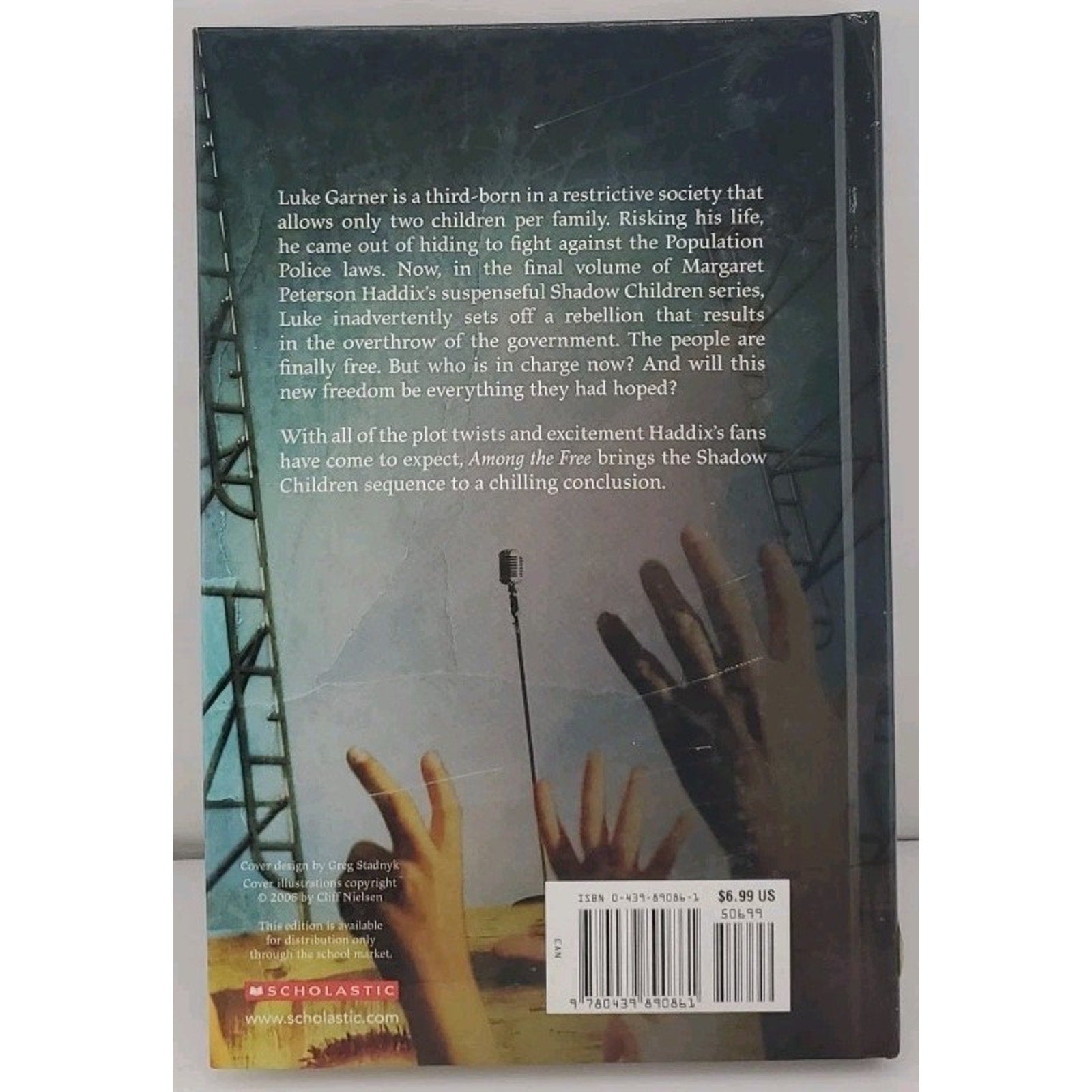 Among the Free Margaret Peterson Haddix (Hardcover)
