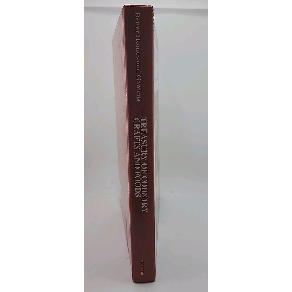 Treasury of Country Crafts and Foods (Hardcover)