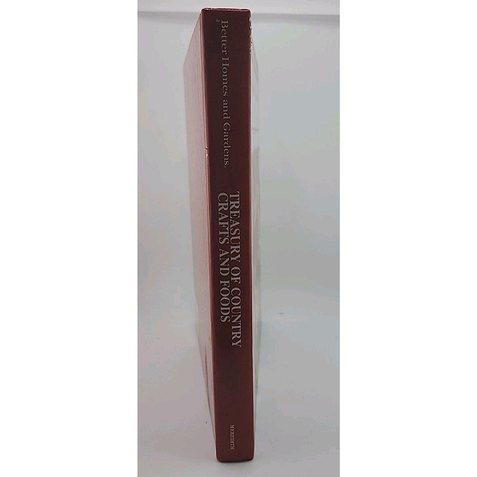 Treasury of Country Crafts and Foods (Hardcover)