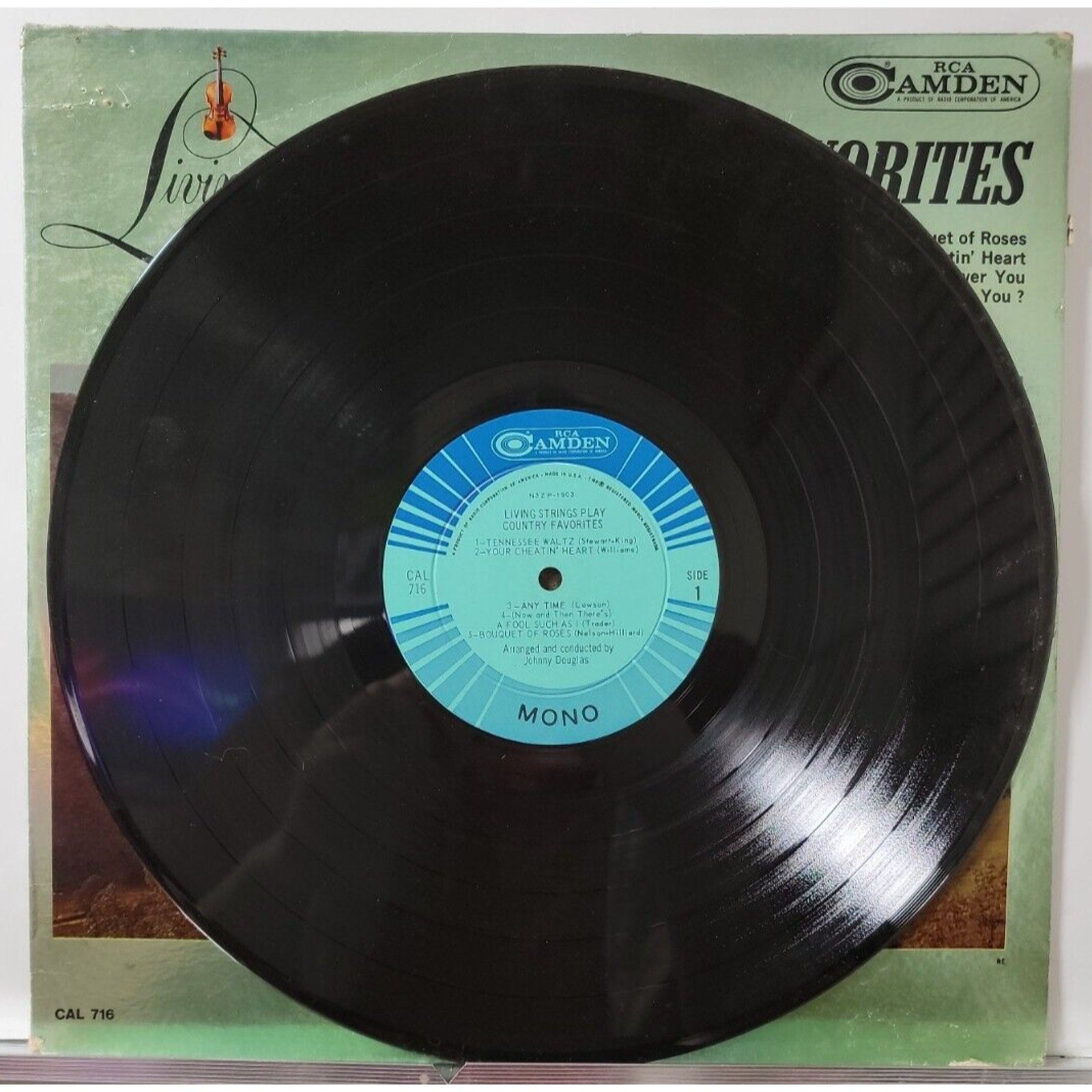 Living Strings – Living Strings Play Country Favorites (Record)