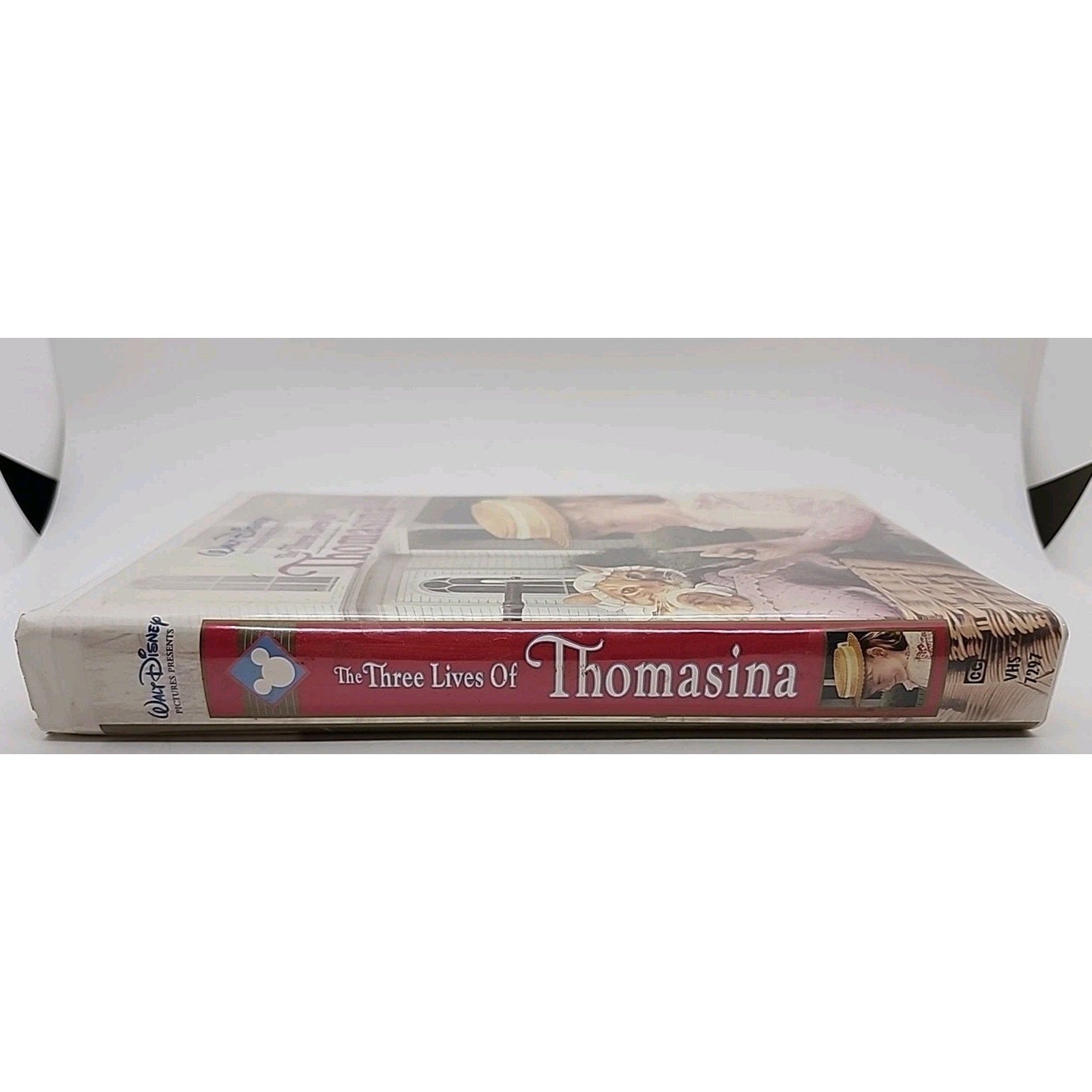 The Three Lives of Thomasina (VHS, 1996)