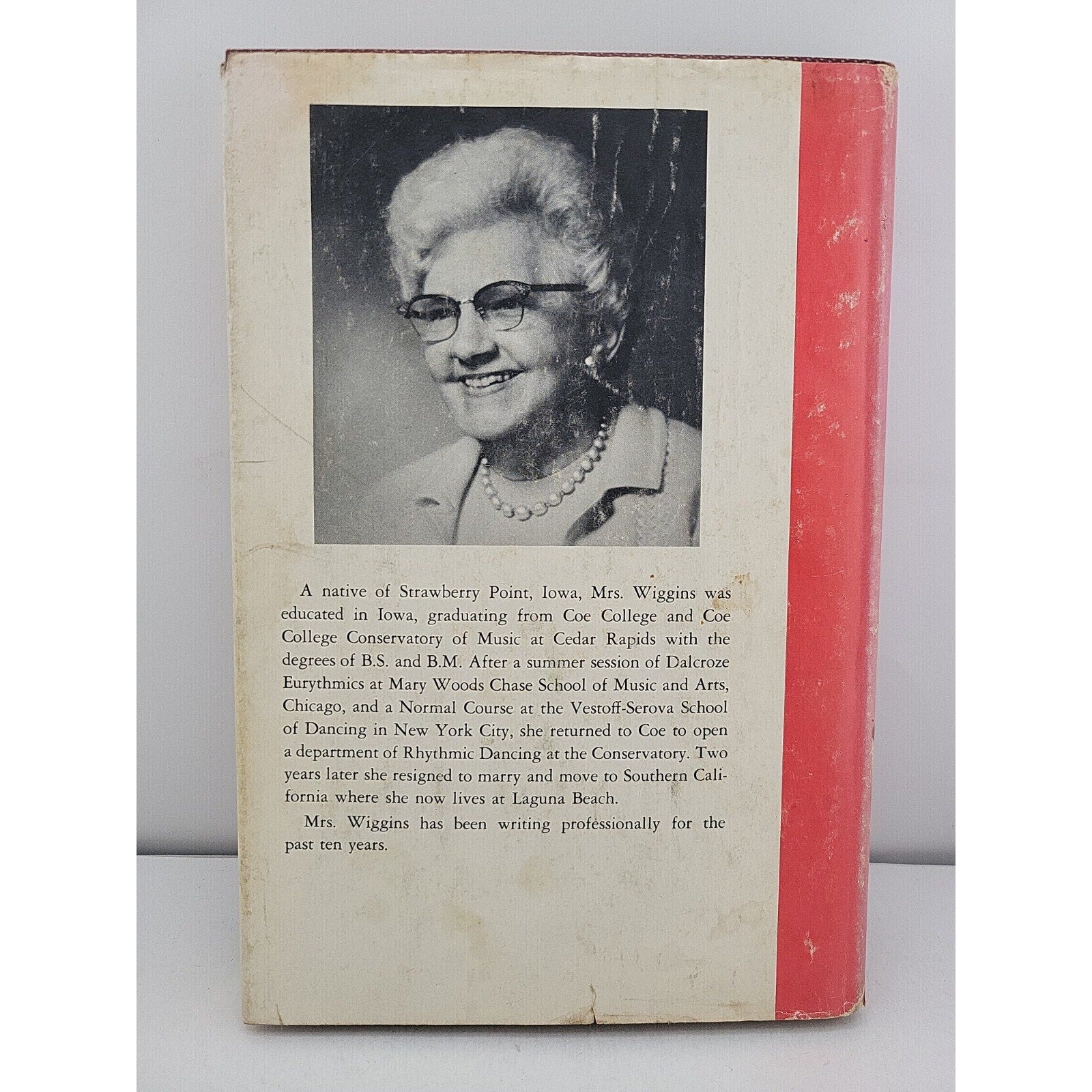 Strawberry Point: Vignettes of an Iowa Childhood by Florence Roe Wiggins HC 1967