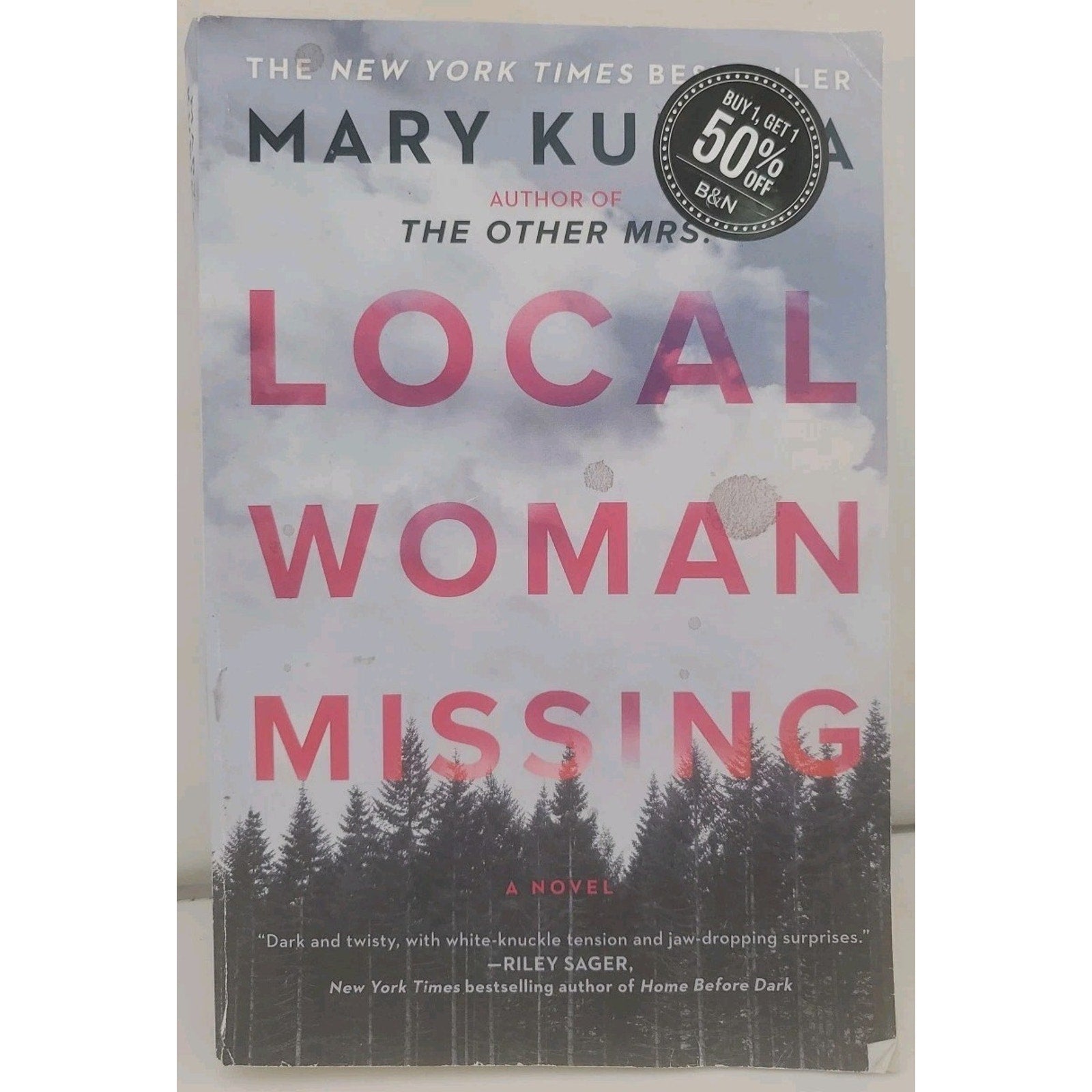 Local Woman Missing : A Novel of Domestic Suspense by Mary Kubica (2021,...