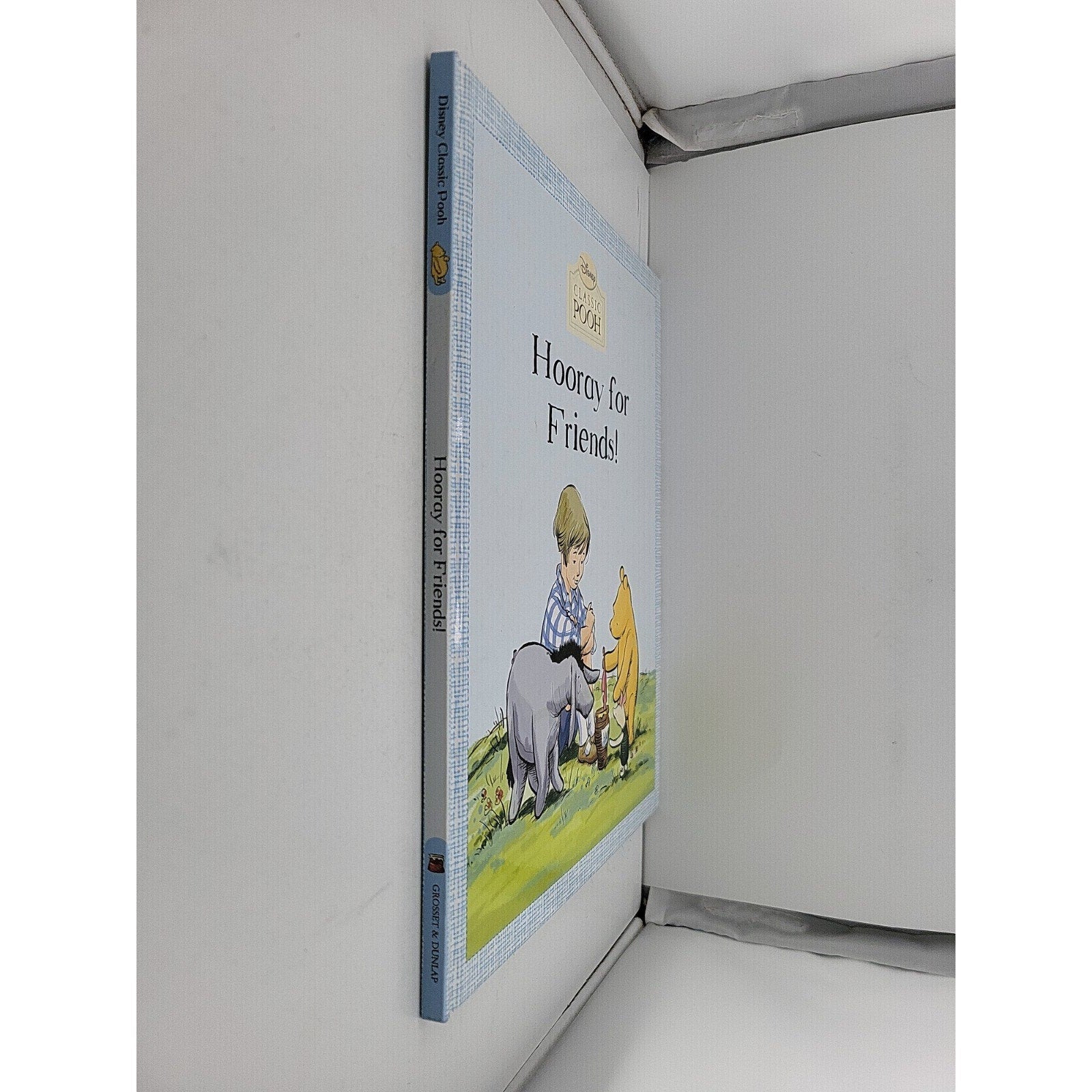 Hooray for Friends! (Disney Classic Pooh) by Dollin, Laura
