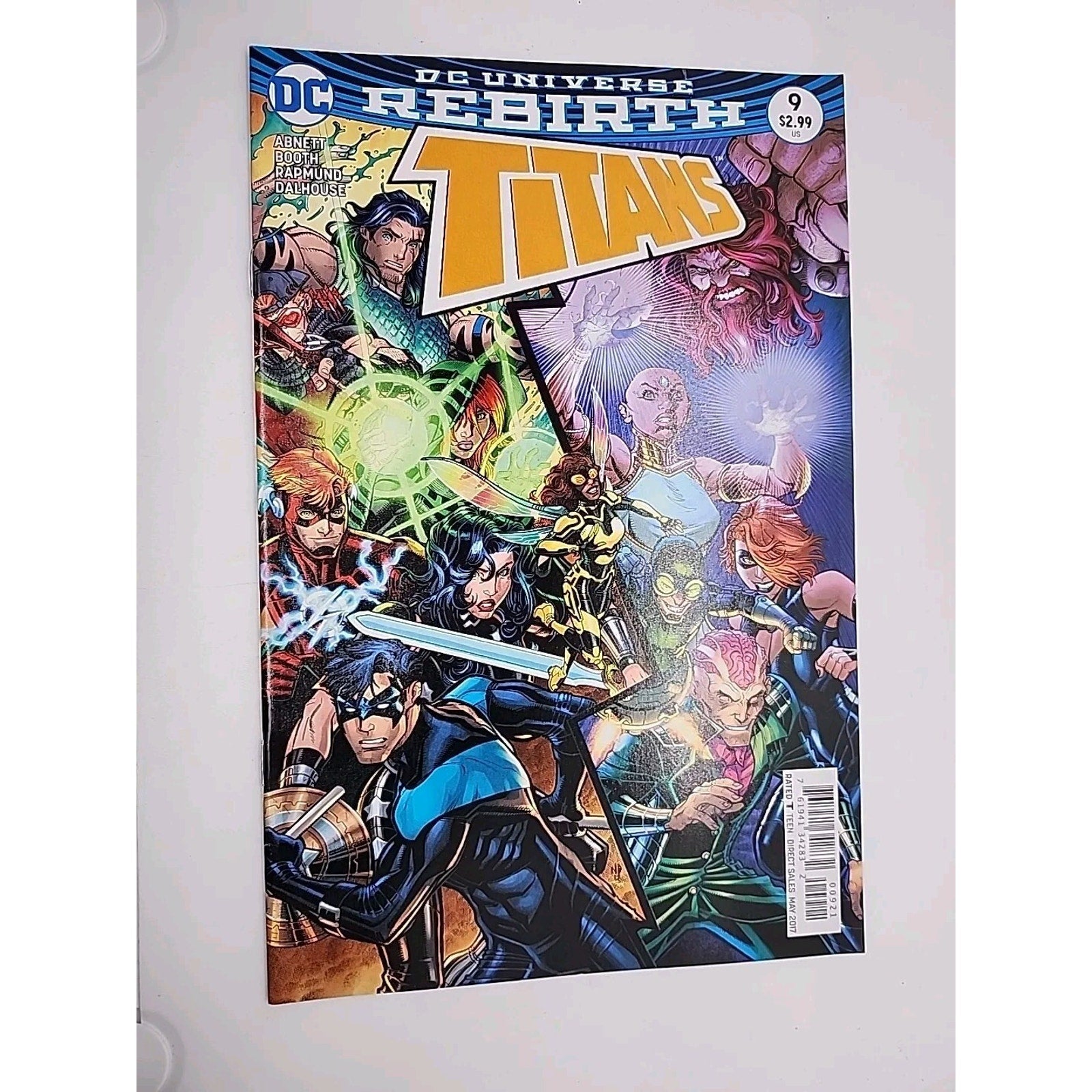 DC Comic Rebirth Titans Issue 9 May 2017