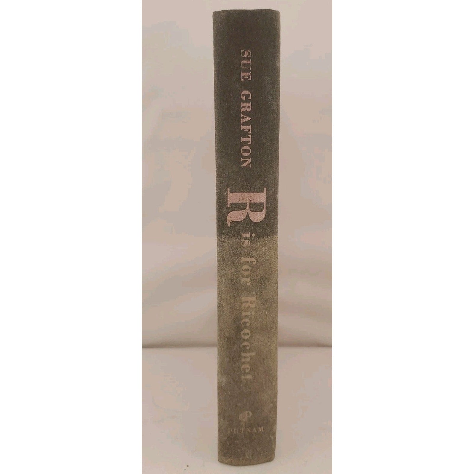 R is for Ricochet by Sue Grafton (2004, Hardcover)