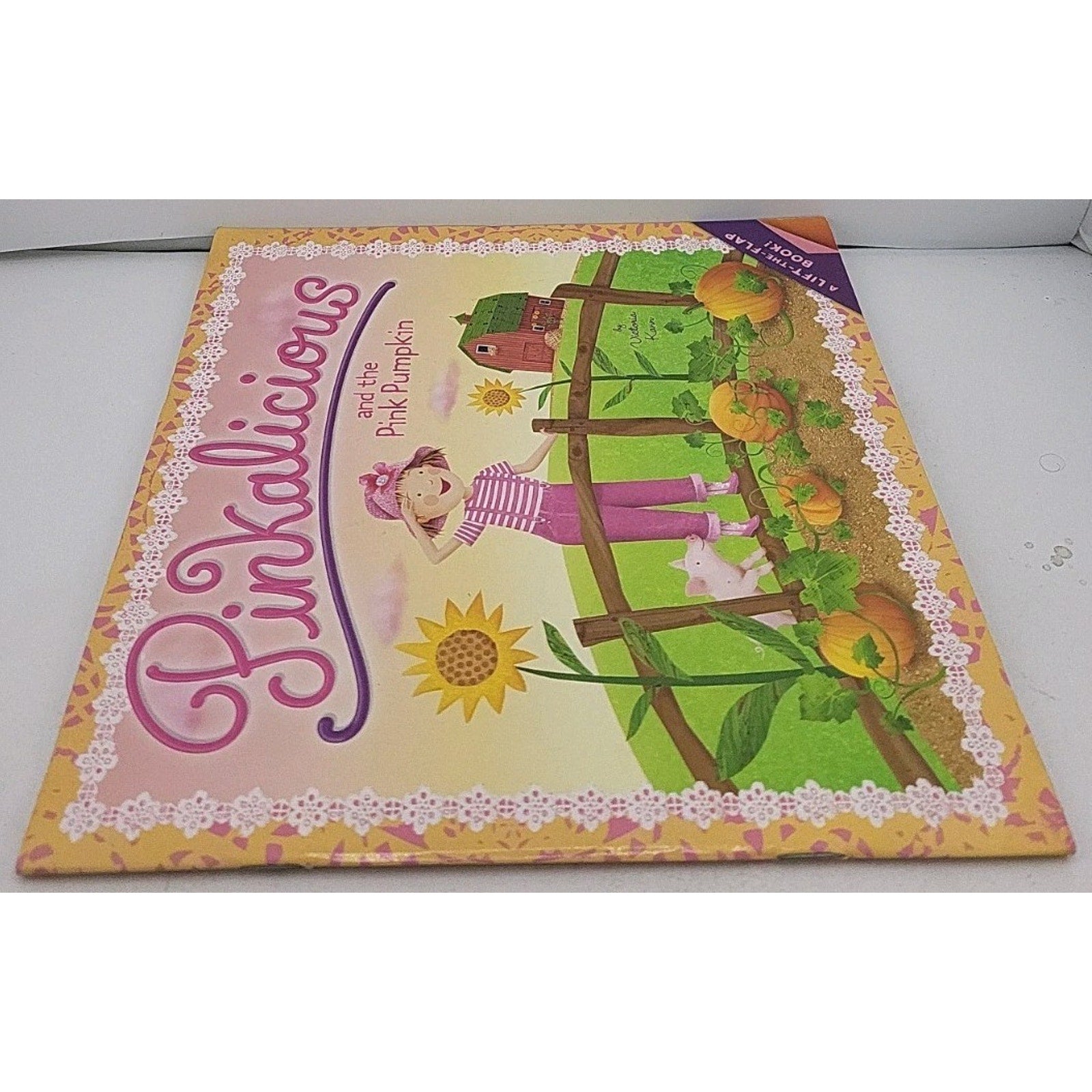 Pinkalicious and the Pink Pumpkin by Victoria Kann (2011, Trade Paperback)