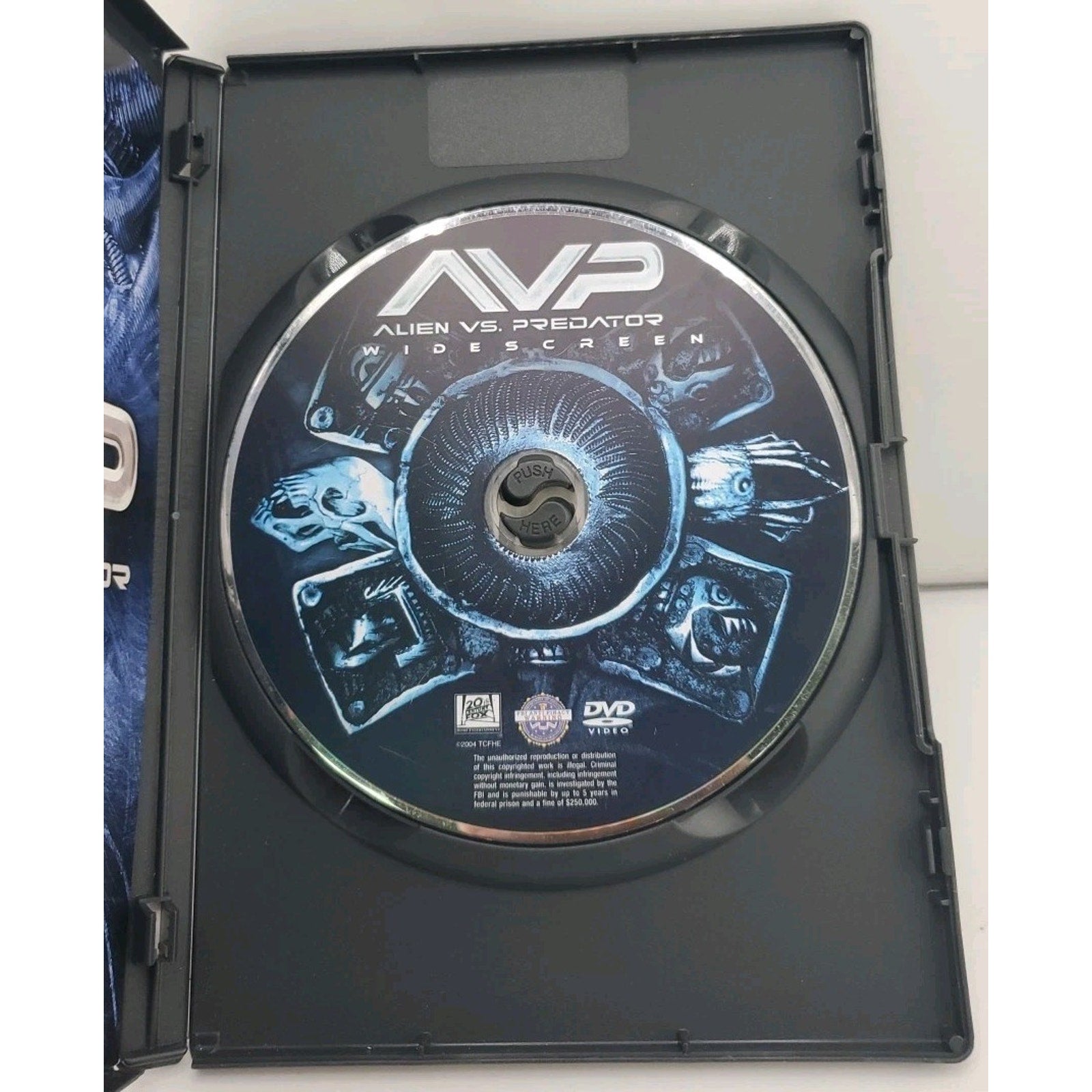 Alien Vs Predator (DVD, 2004)
