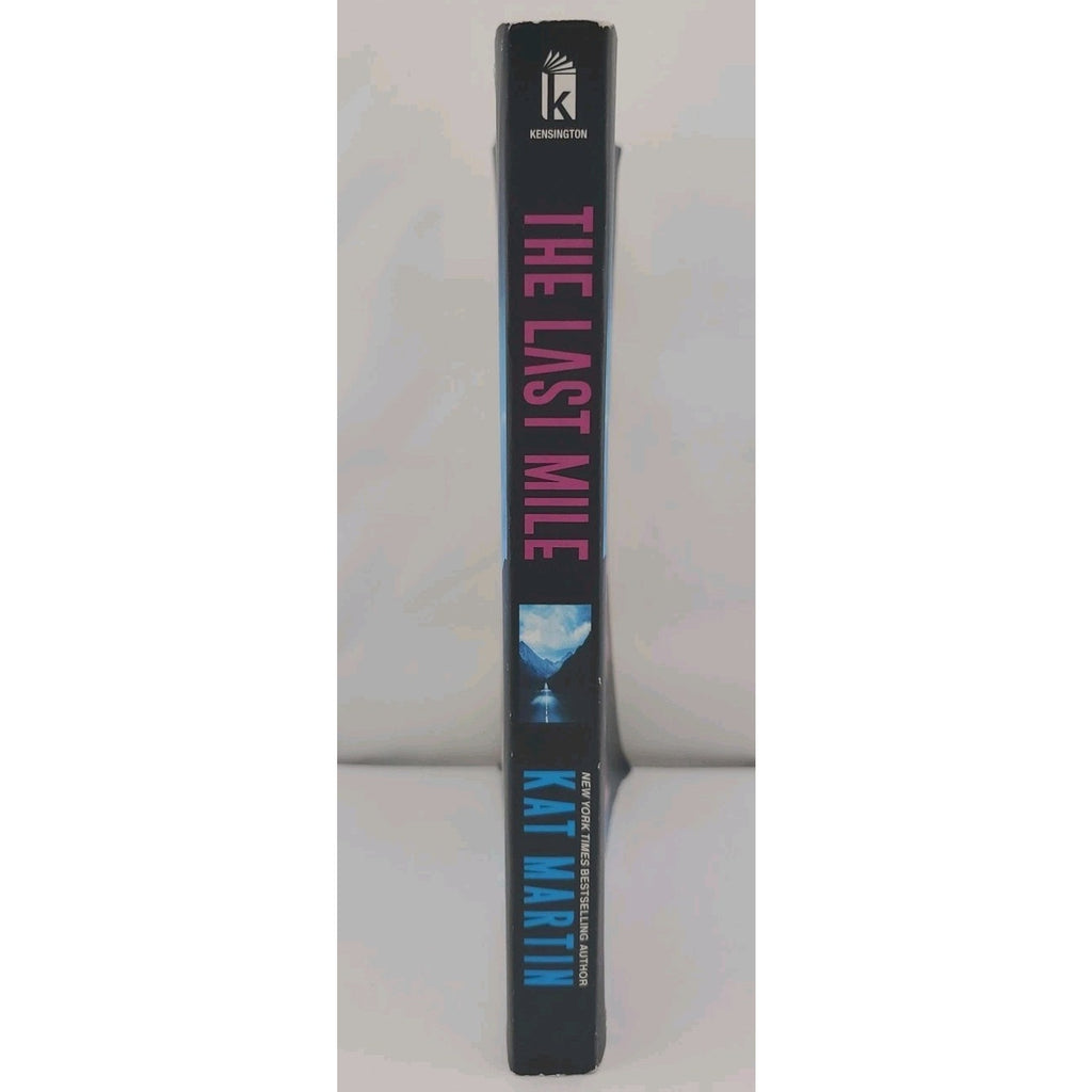Last Mile : An Action Packed Novel of Suspense by Kat Martin (2023, Mass Market)