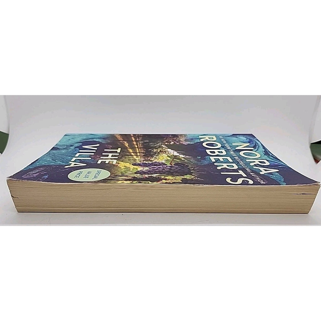 Villa by Nora Roberts (2021, Trade Paperback)