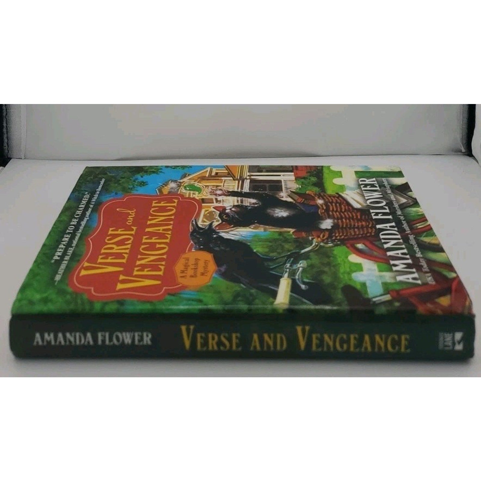 Verse and Vengeance : A Magical Bookshop Mystery by Amanda Flower (2019,...