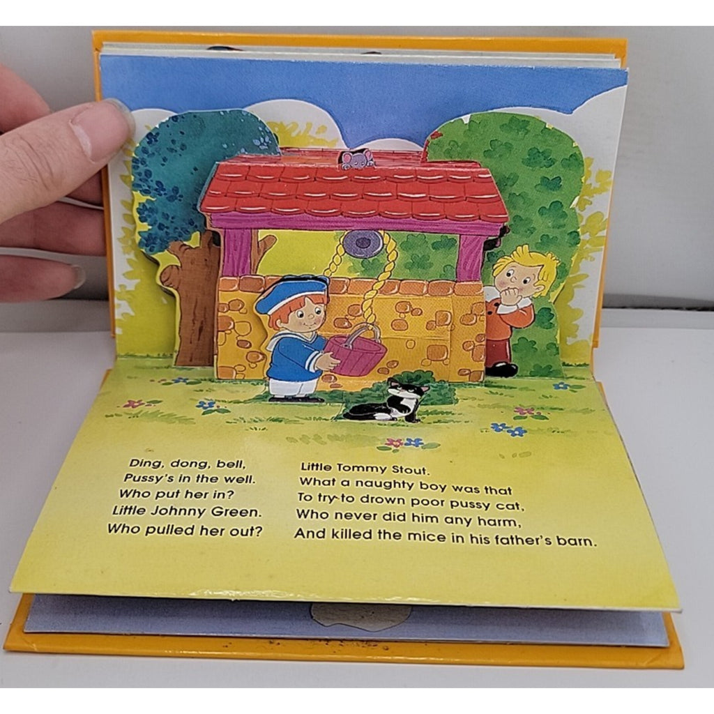 Nursery Rhymes (Pop-Up Book): Wee Willie Winkie And Other Rhymes - Hardcover