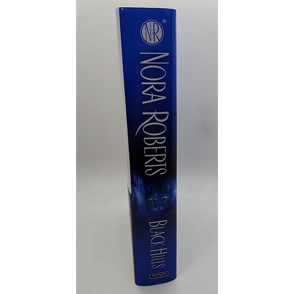 Black Hills by Nora Roberts (2009, Hardcover)