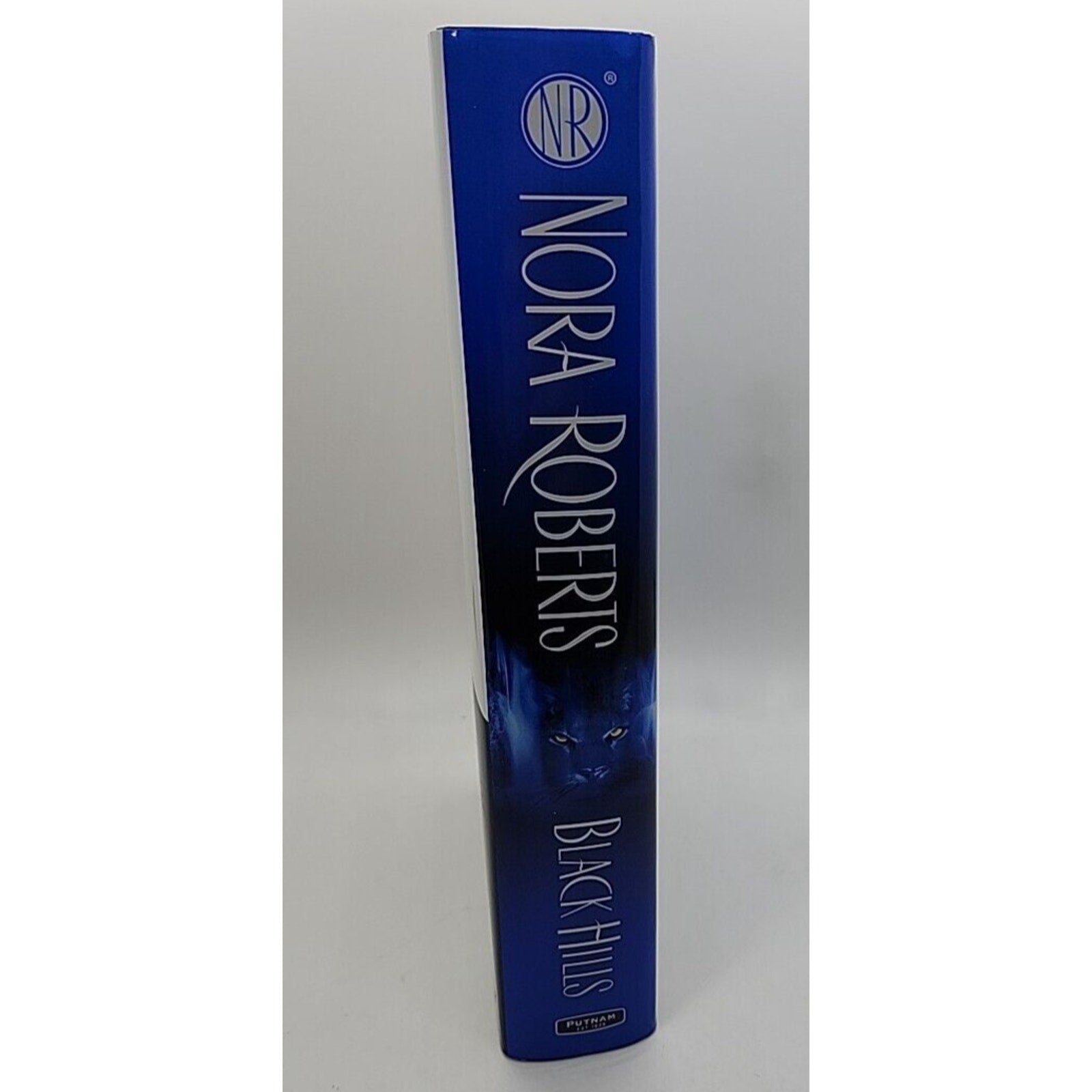 Black Hills by Nora Roberts (2009, Hardcover)
