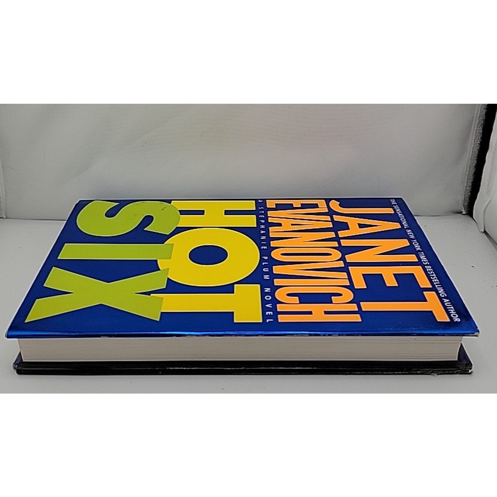 Hot Six by Janet Evanovich (2000, Hardcover)