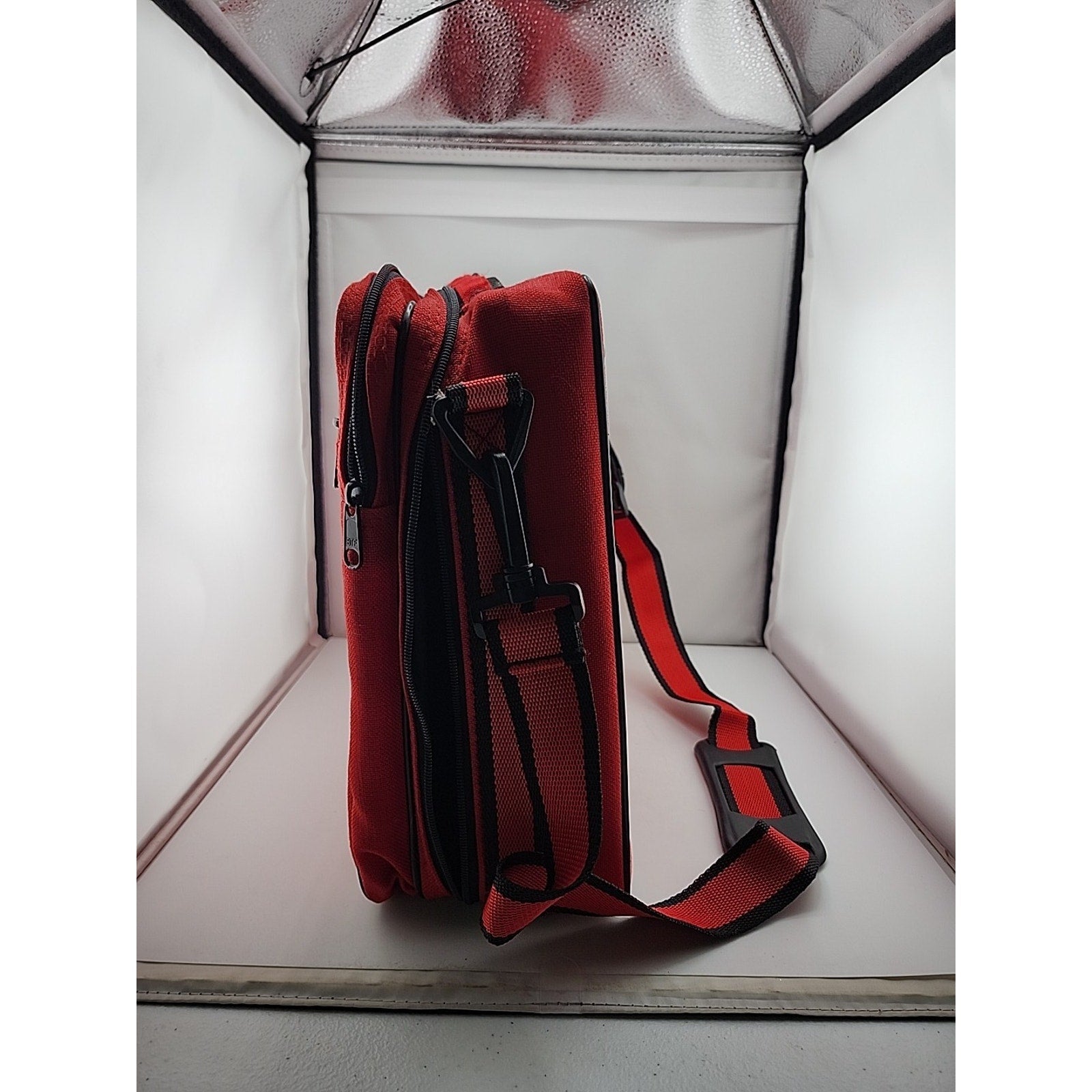 Red BMI Cassette Tape Carry Case w/ Shoulder Strap Holds 30 Tapes