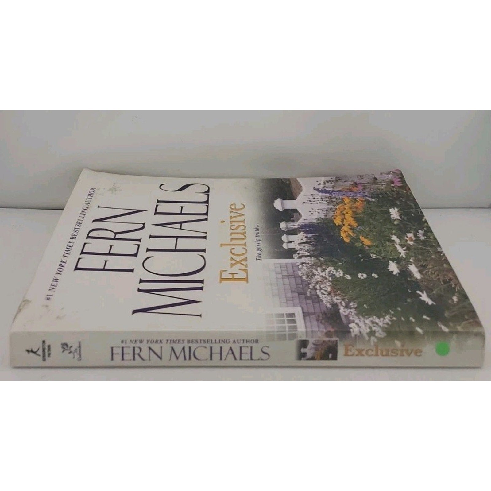 Exclusive by Fern Michaels (2010, Trade Paperback)
