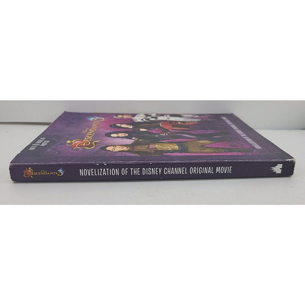 Descendants 3 : The Novelization by Josann McGibbon and Sara Parriott...