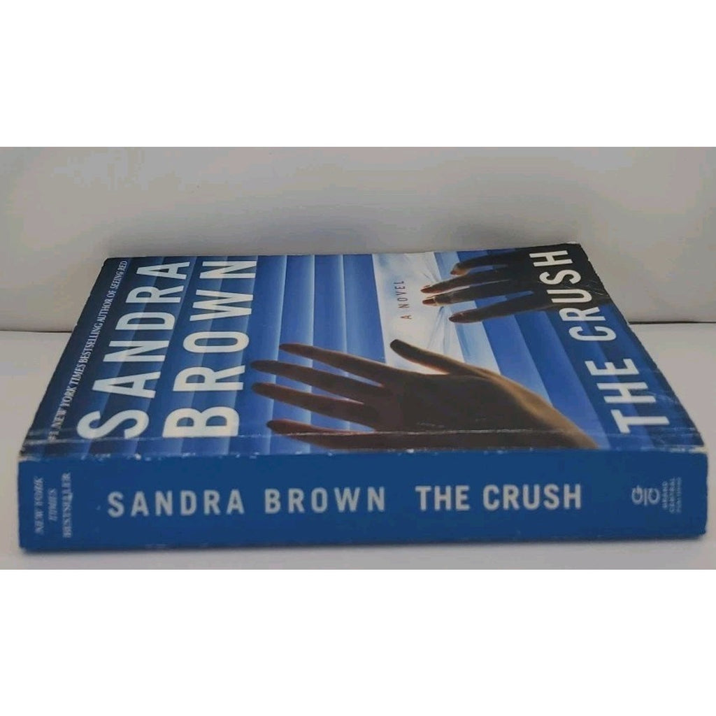 Crush by Sandra Brown (2017, Trade Paperback)
