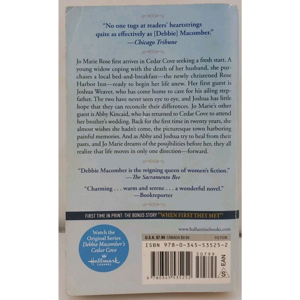 Inn at Rose Harbor : A Rose Harbor Novel by Debbie Macomber (2013, Mass Market)