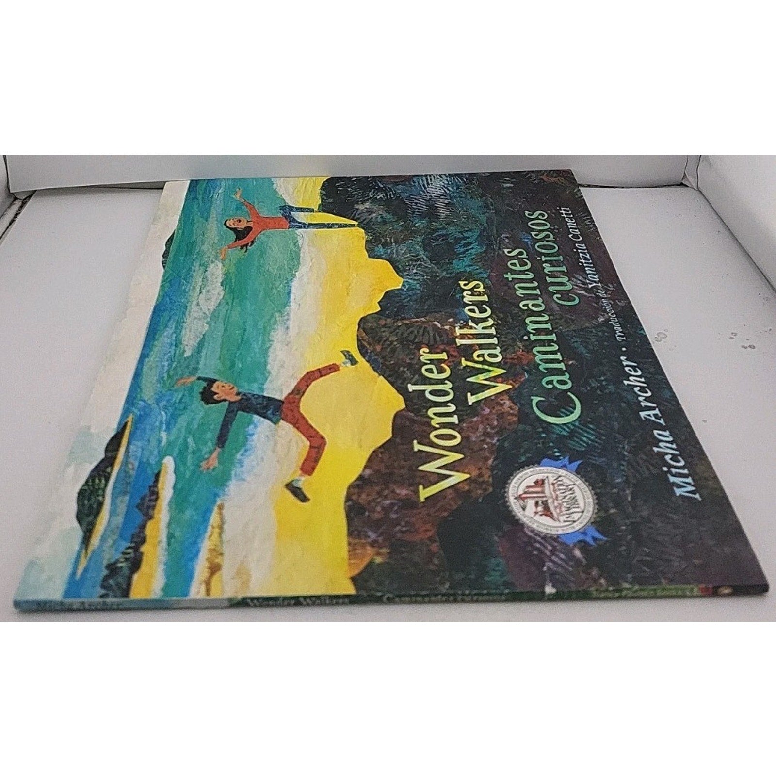 Wonder Walkers Caminantes Curiosos by Micha Archer ~ Paperback