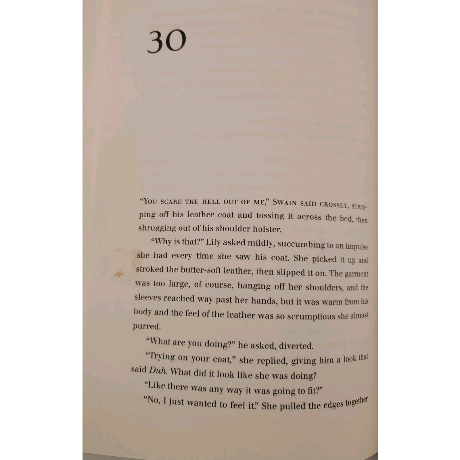 Kiss Me While I Sleep by Linda Howard (2004, Hardcover)
