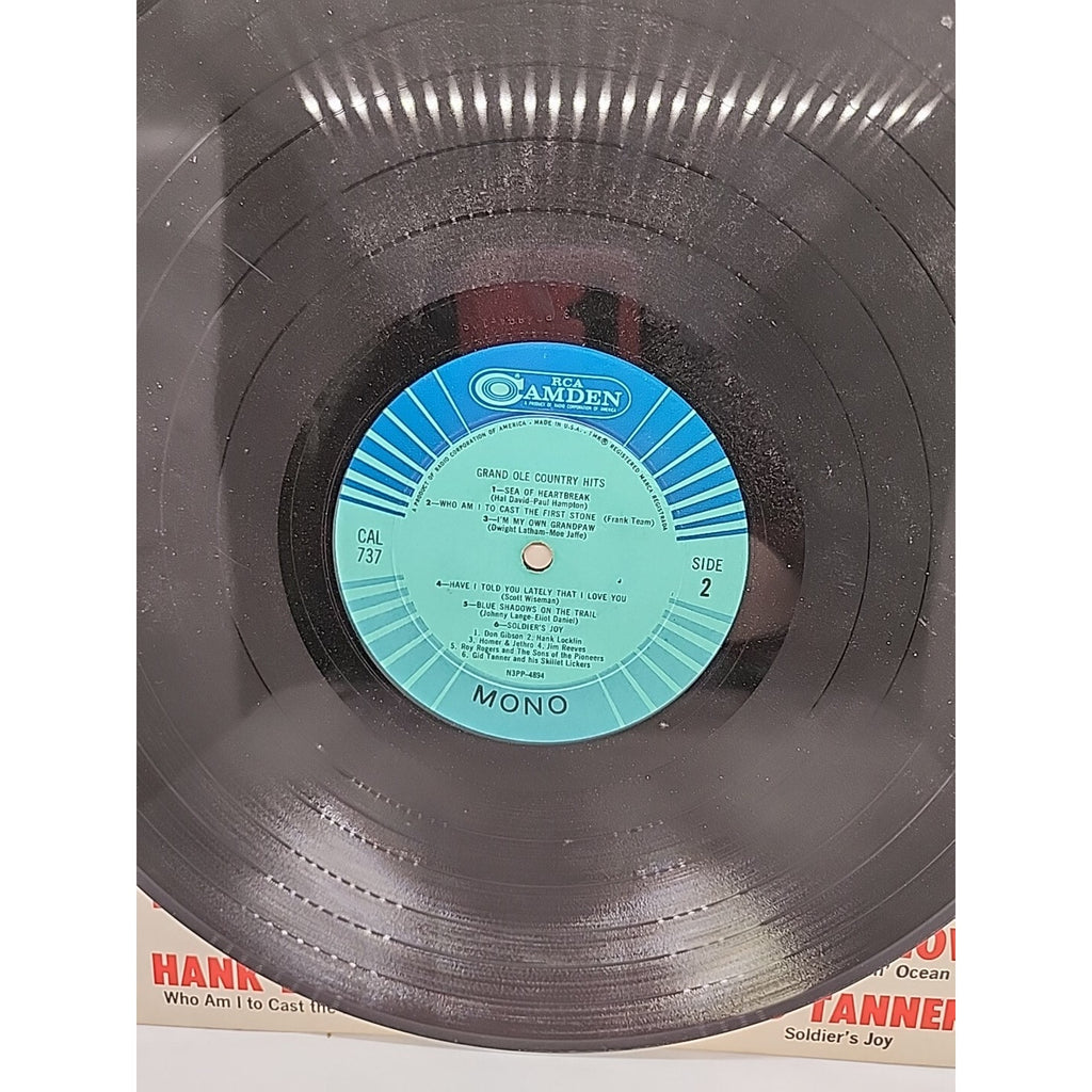 Grand Ole Country Hits - Various Artists - CAL 737 - Chet Atkins (Record)