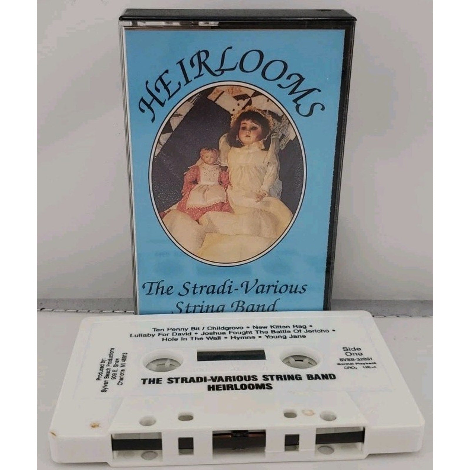 Heirlooms The Stradi-various String Band (Cassette)