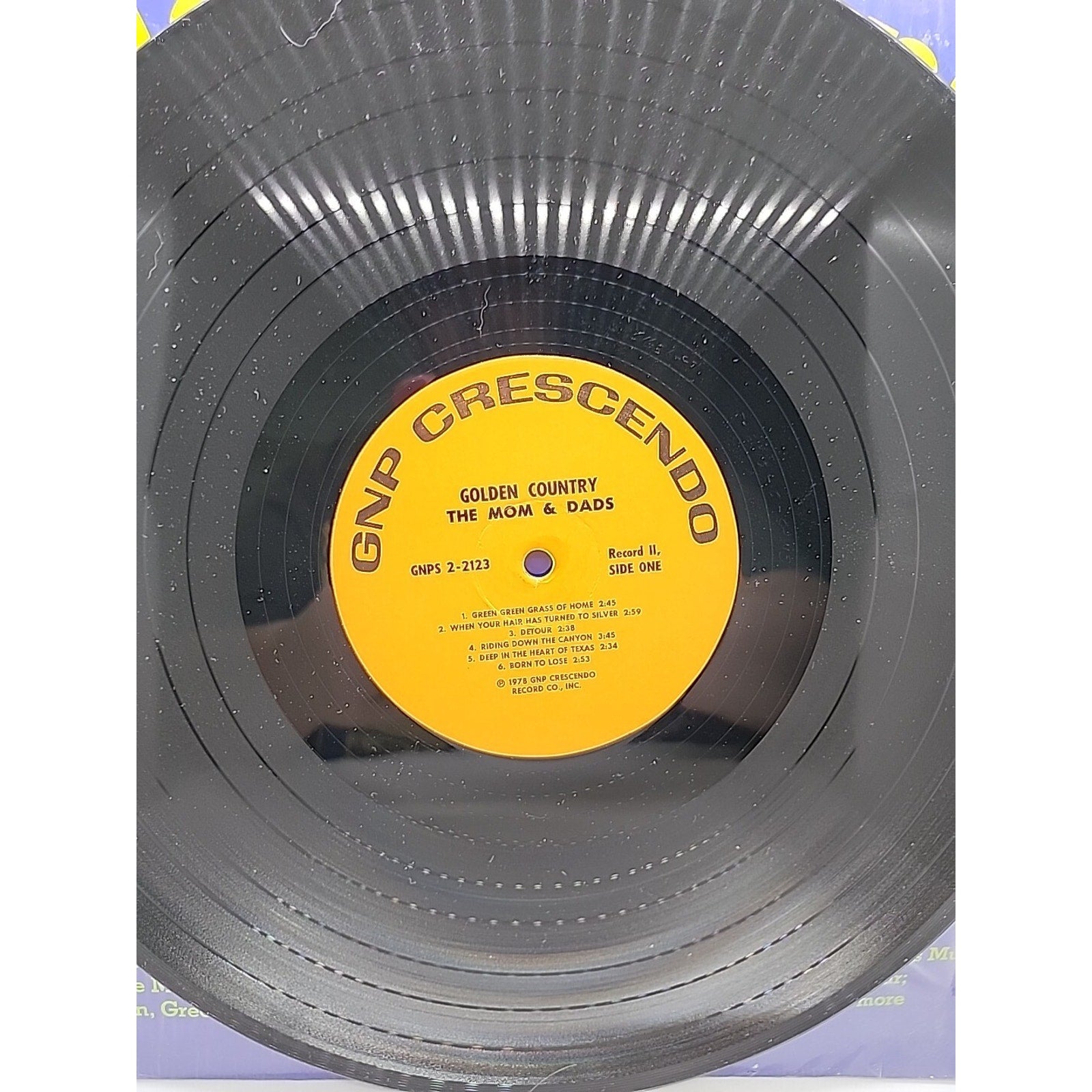 The Mom And Dads - Golden Country - 22 Favorite Country Songs (Record)