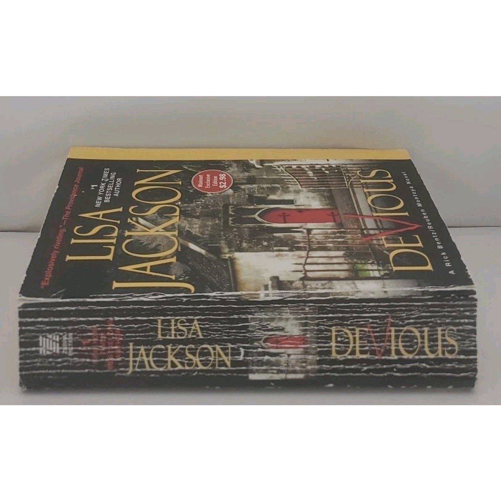 Devious (Exclusive Edition) - Mass Market Paperback By Lisa Jackson -